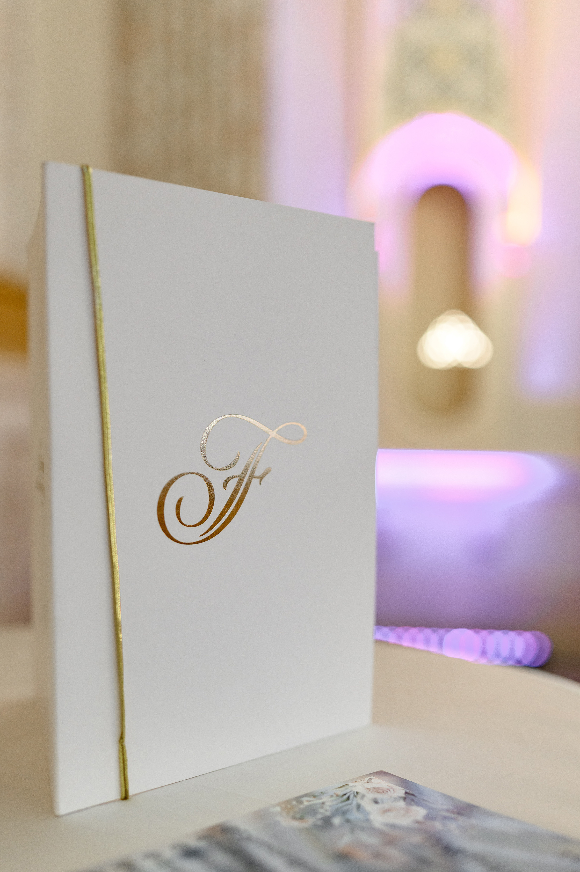 «TVIY VUHID V SVIT». Свадебный и семейный фотограф