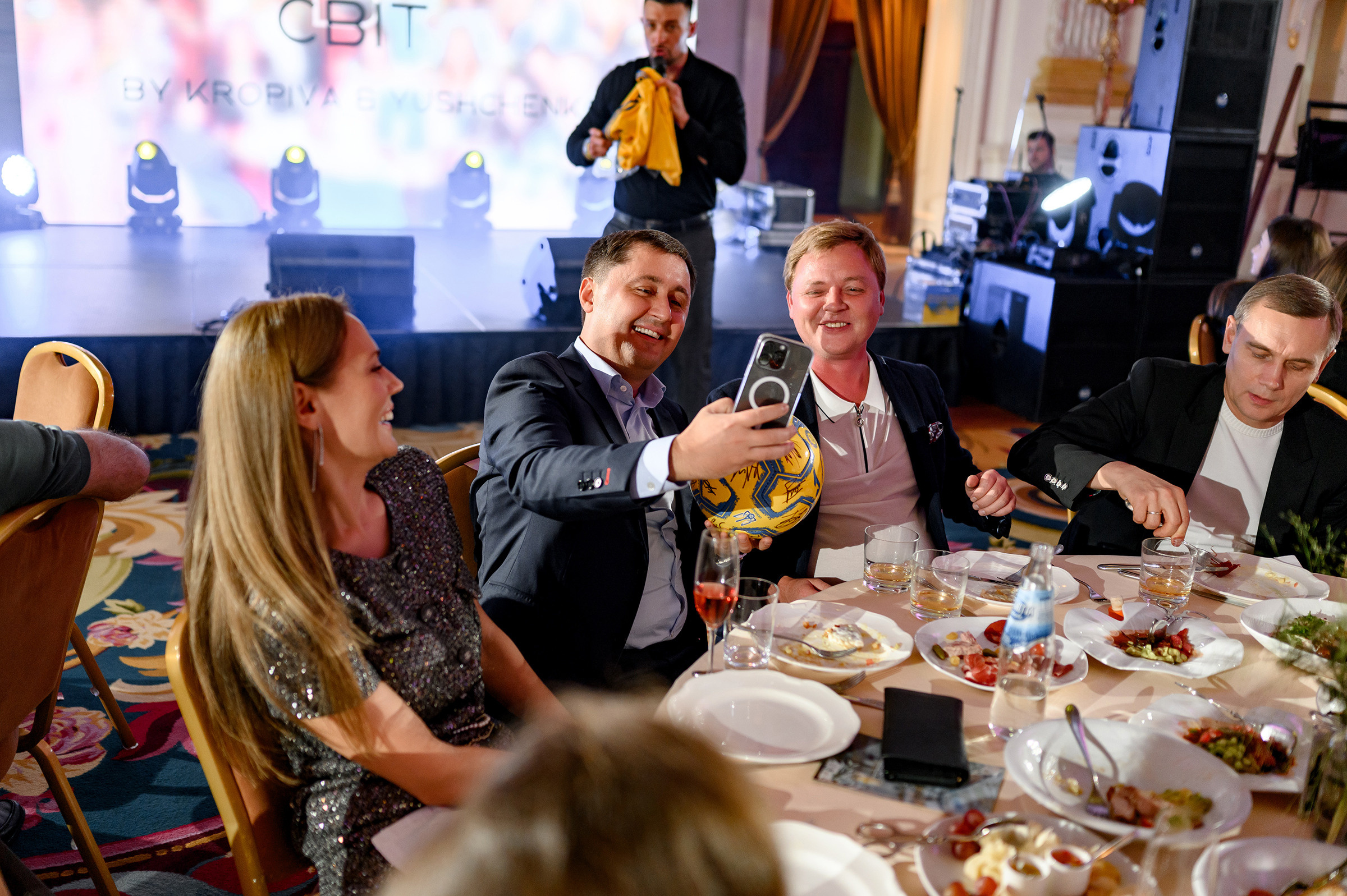 «TVIY VUHID V SVIT». Свадебный и семейный фотограф