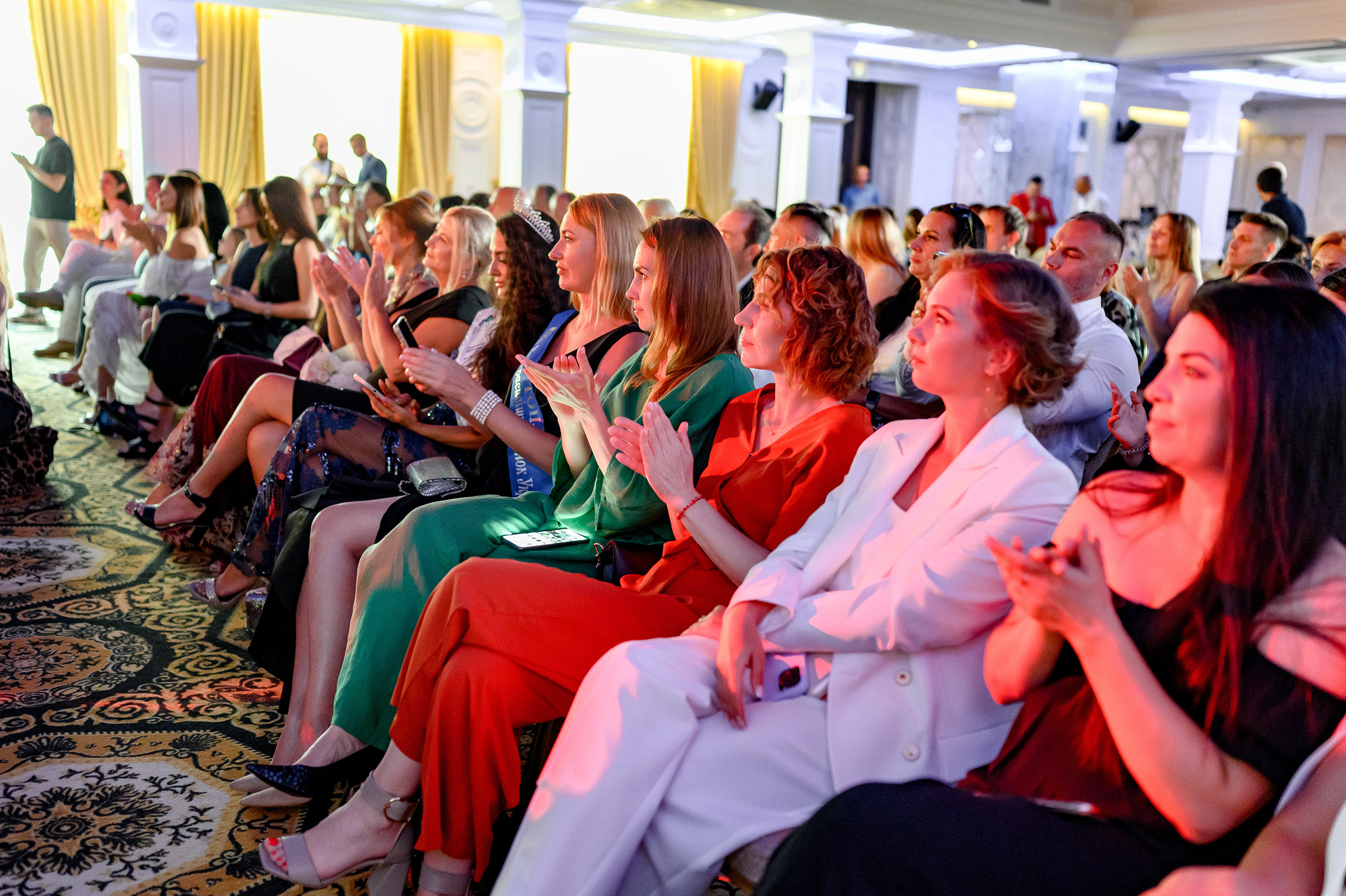 «КРАСА КРАЇНИ». Свадебный и семейный фотограф