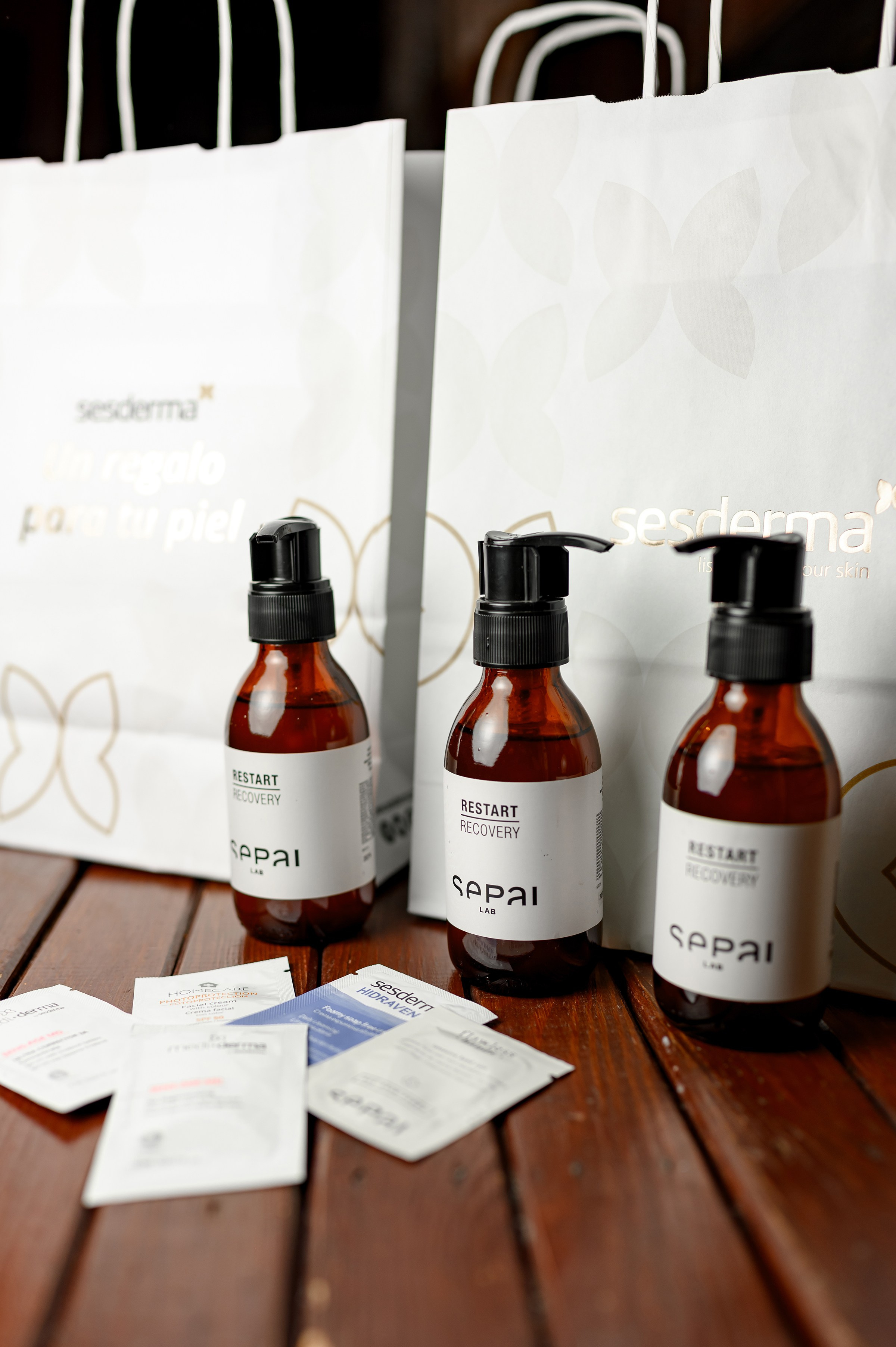 ''PERVAK''. Свадебный и семейный фотограф