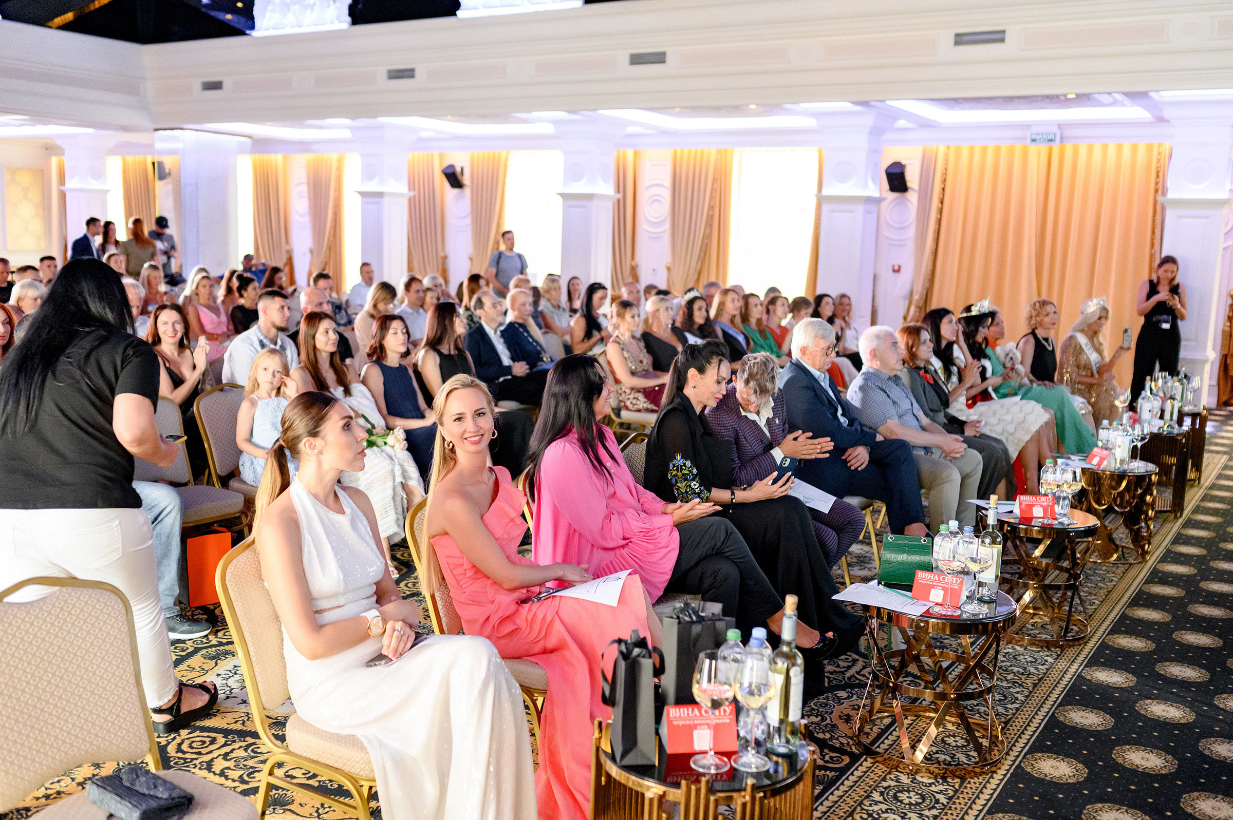 «КРАСА КРАЇНИ». Свадебный и семейный фотограф