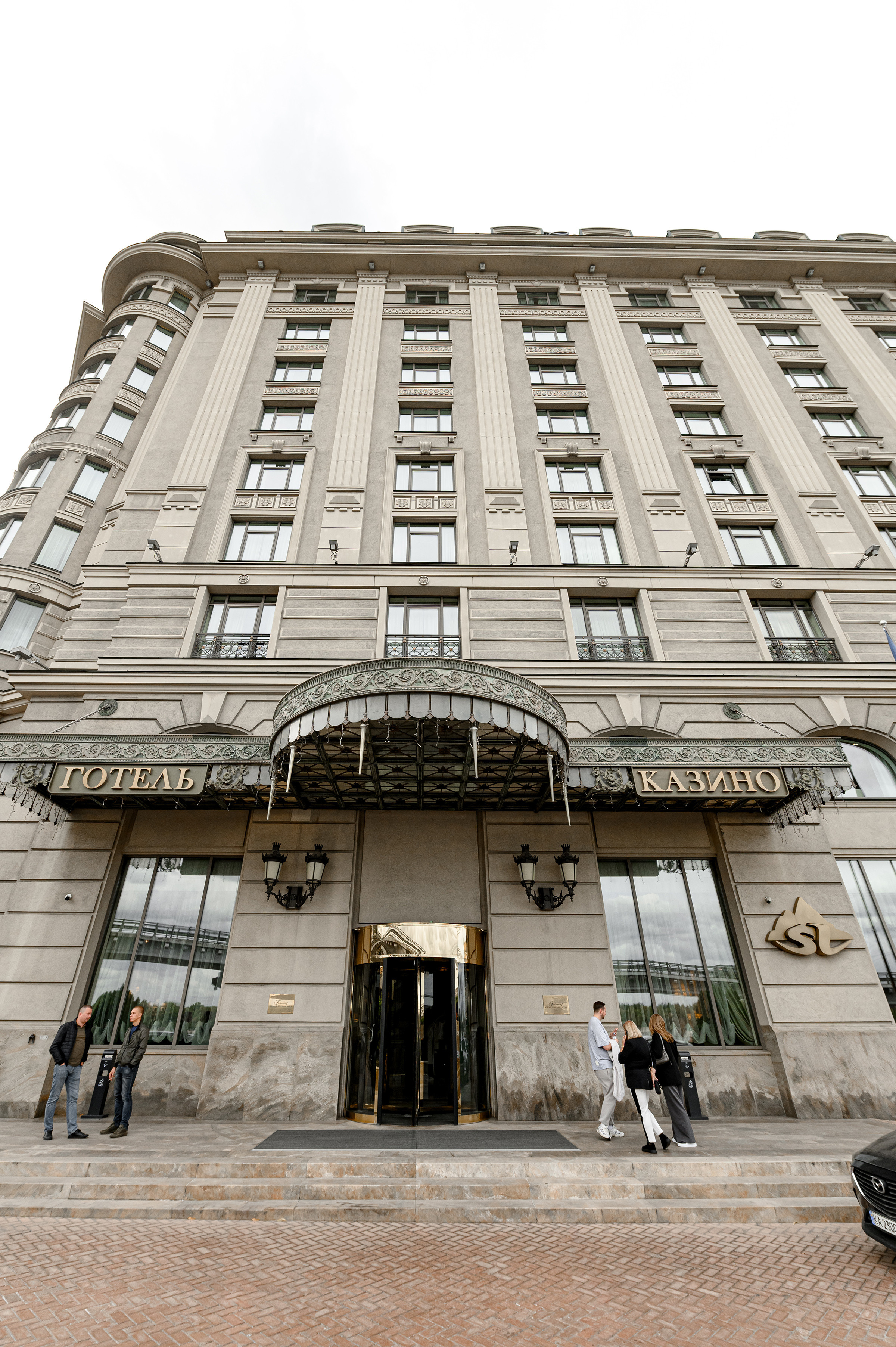 «TVIY VUHID V SVIT». Свадебный и семейный фотограф