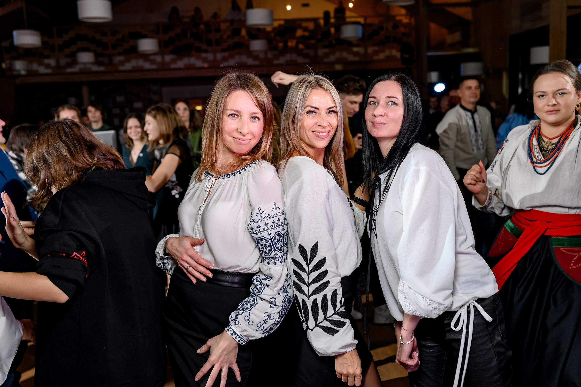 «ТРИПІЛЬСЬКЕ СОНЦЕ». Свадебный и семейный фотограф