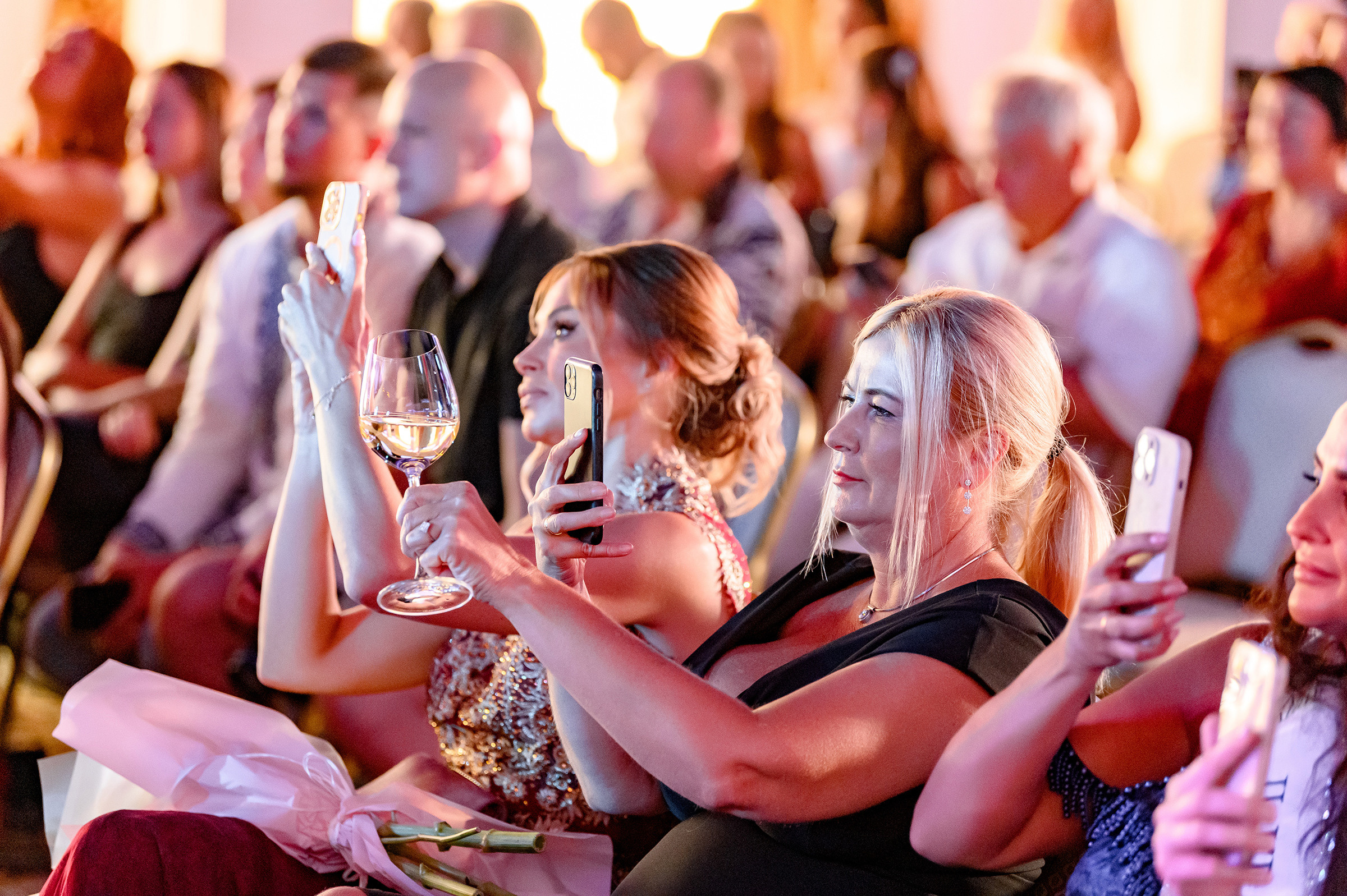 «КРАСА КРАЇНИ». Свадебный и семейный фотограф