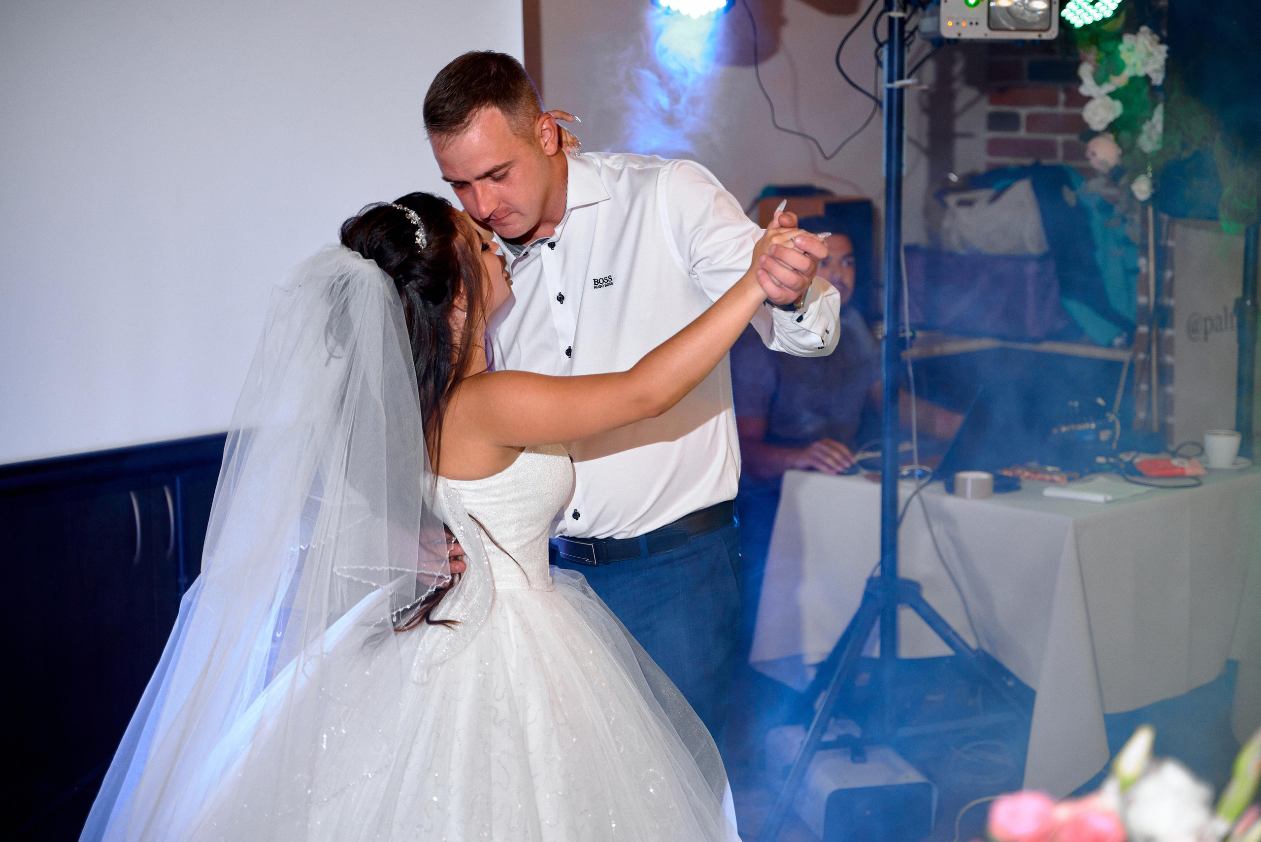 Андрій & Анастасія. Весільний та сімейний фотограф Віталій Рутчин у Запоріжжі