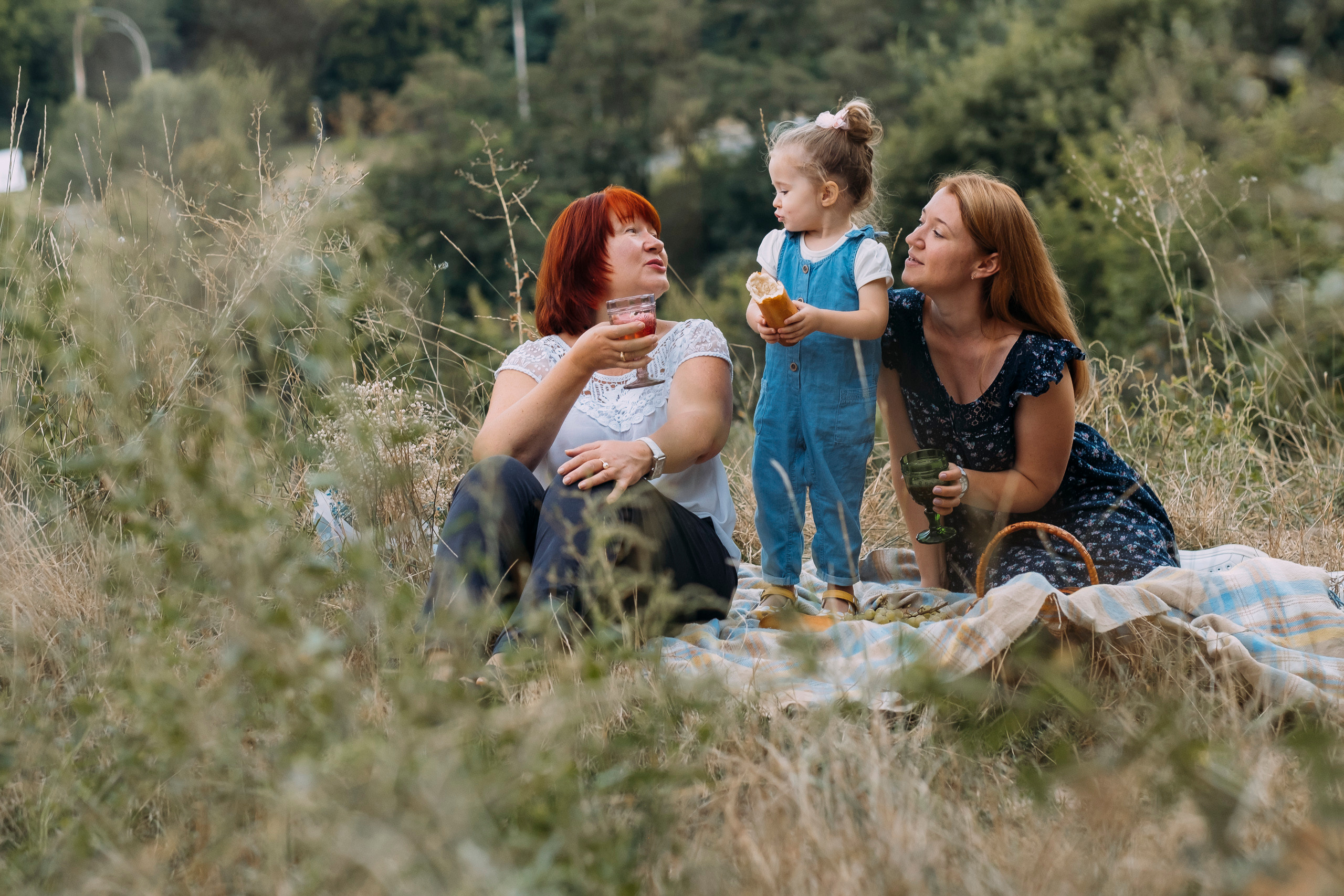 Фотосессия трех поколений девушек. Сімейний і портретний фотограф у Києві Проценко Алла