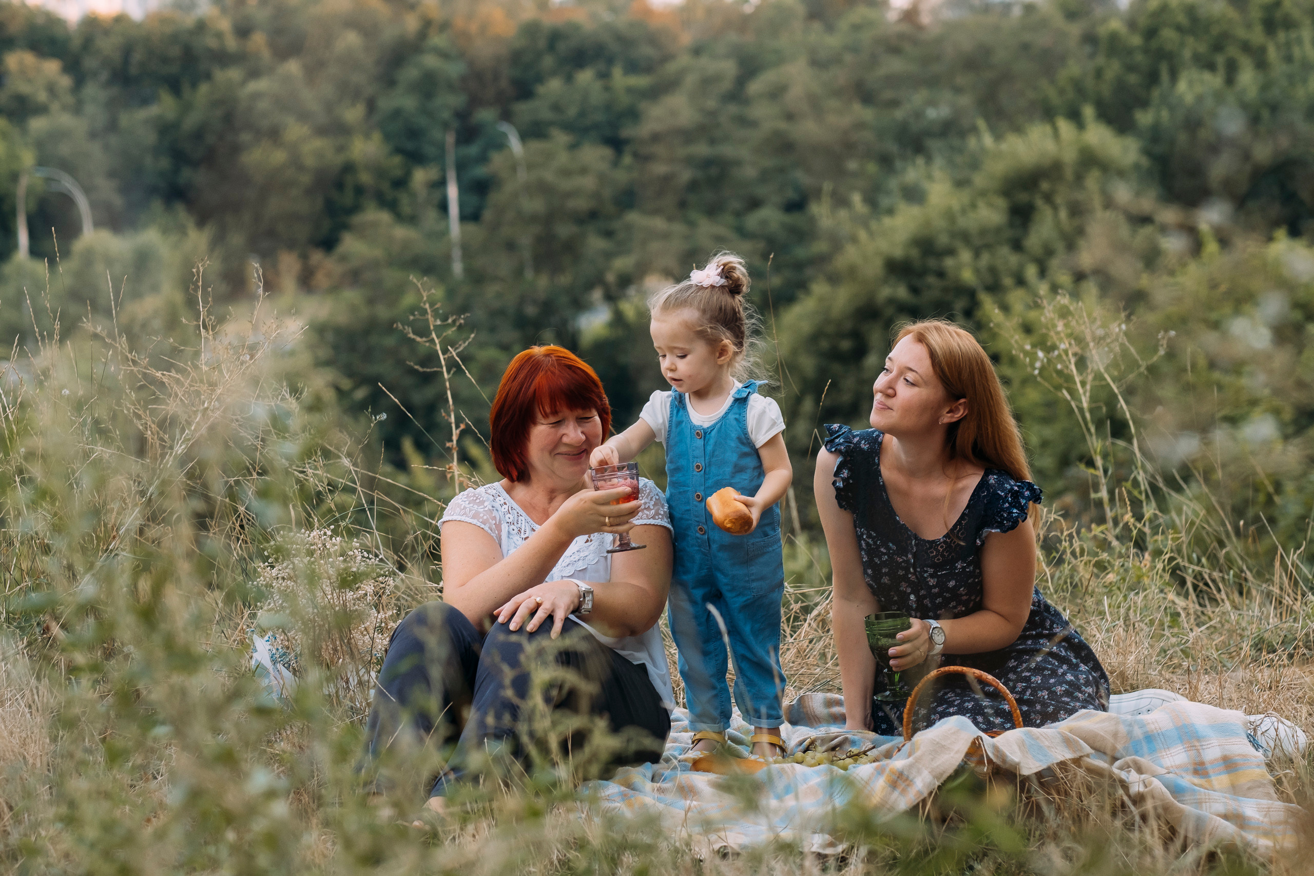 Фотосессия трех поколений девушек. Сімейний і портретний фотограф у Києві Проценко Алла