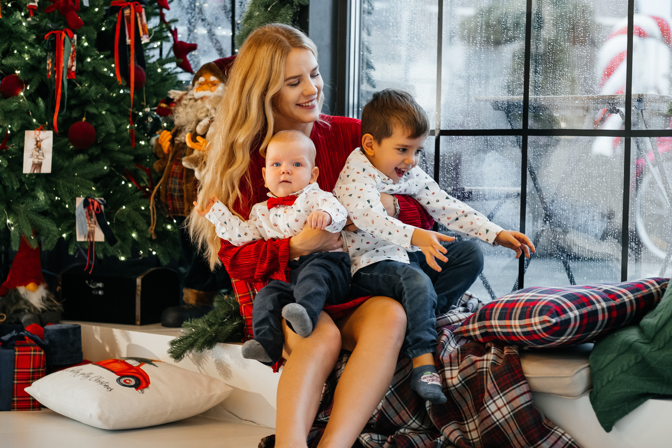 Новогодняя фотосессия Даши с мальчишками. Сімейний і портретний фотограф у Києві Проценко Алла