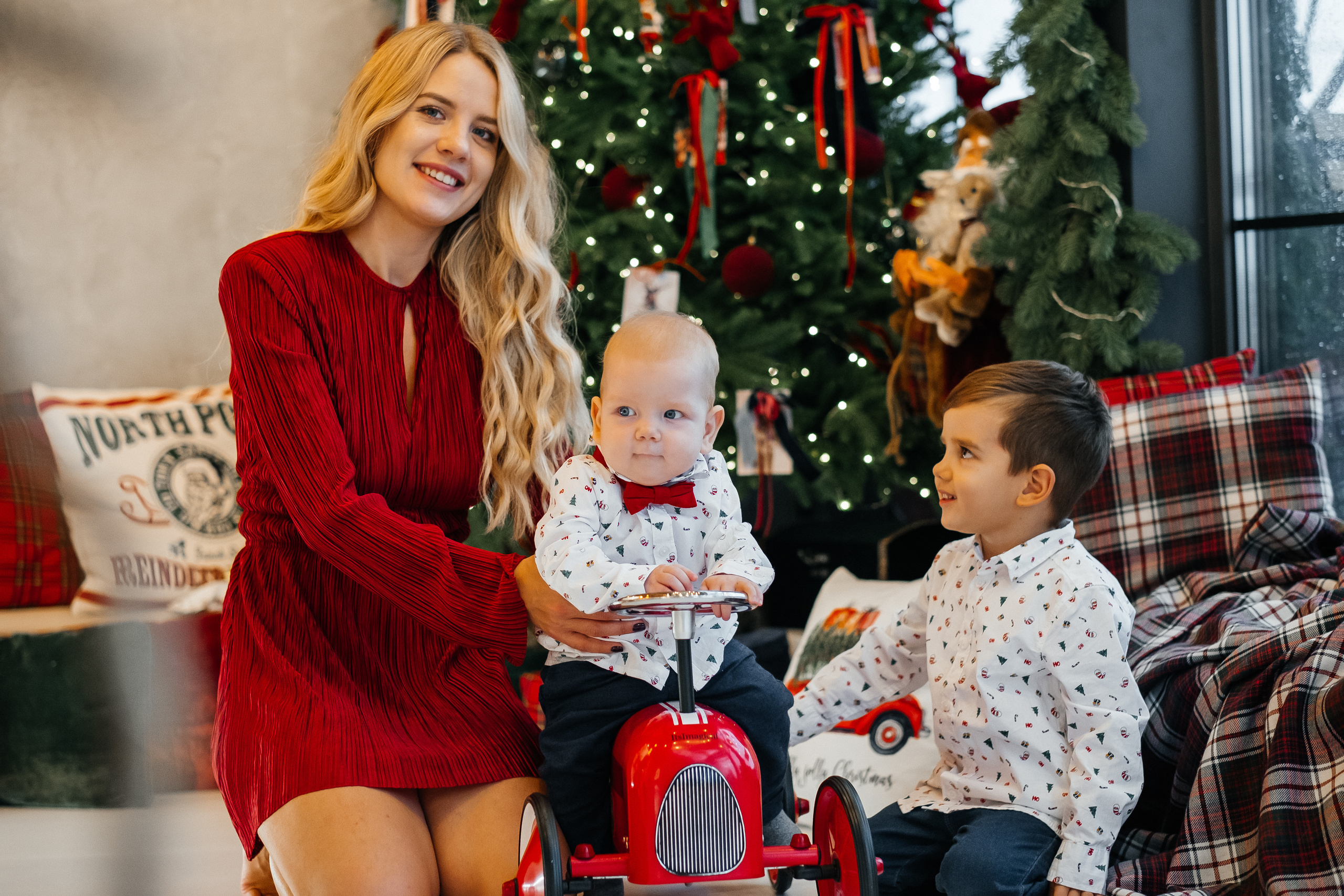 Новогодняя фотосессия Даши с мальчишками. Сімейний і портретний фотограф у Києві Проценко Алла