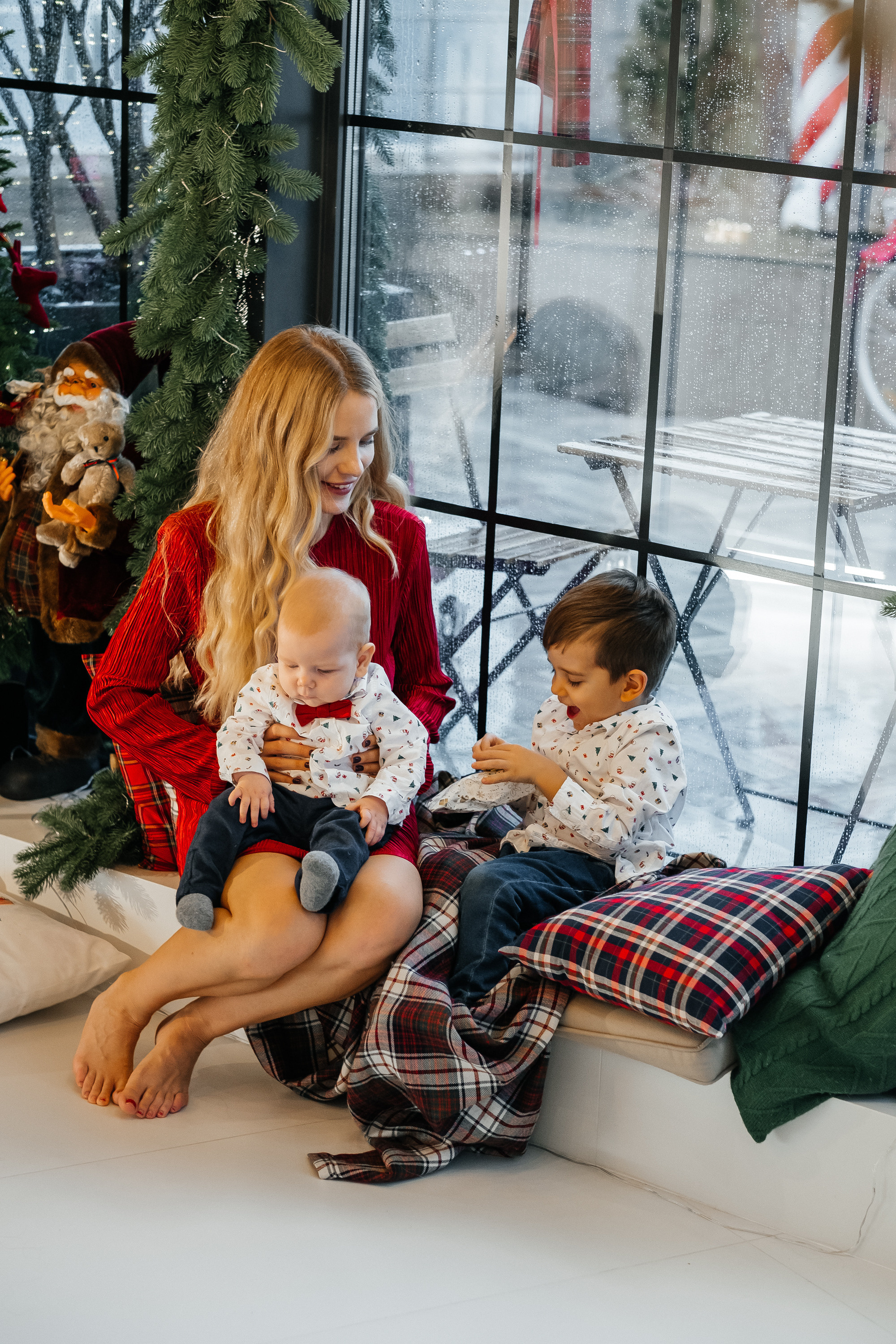 Новогодняя фотосессия Даши с мальчишками. Сімейний і портретний фотограф у Києві Проценко Алла