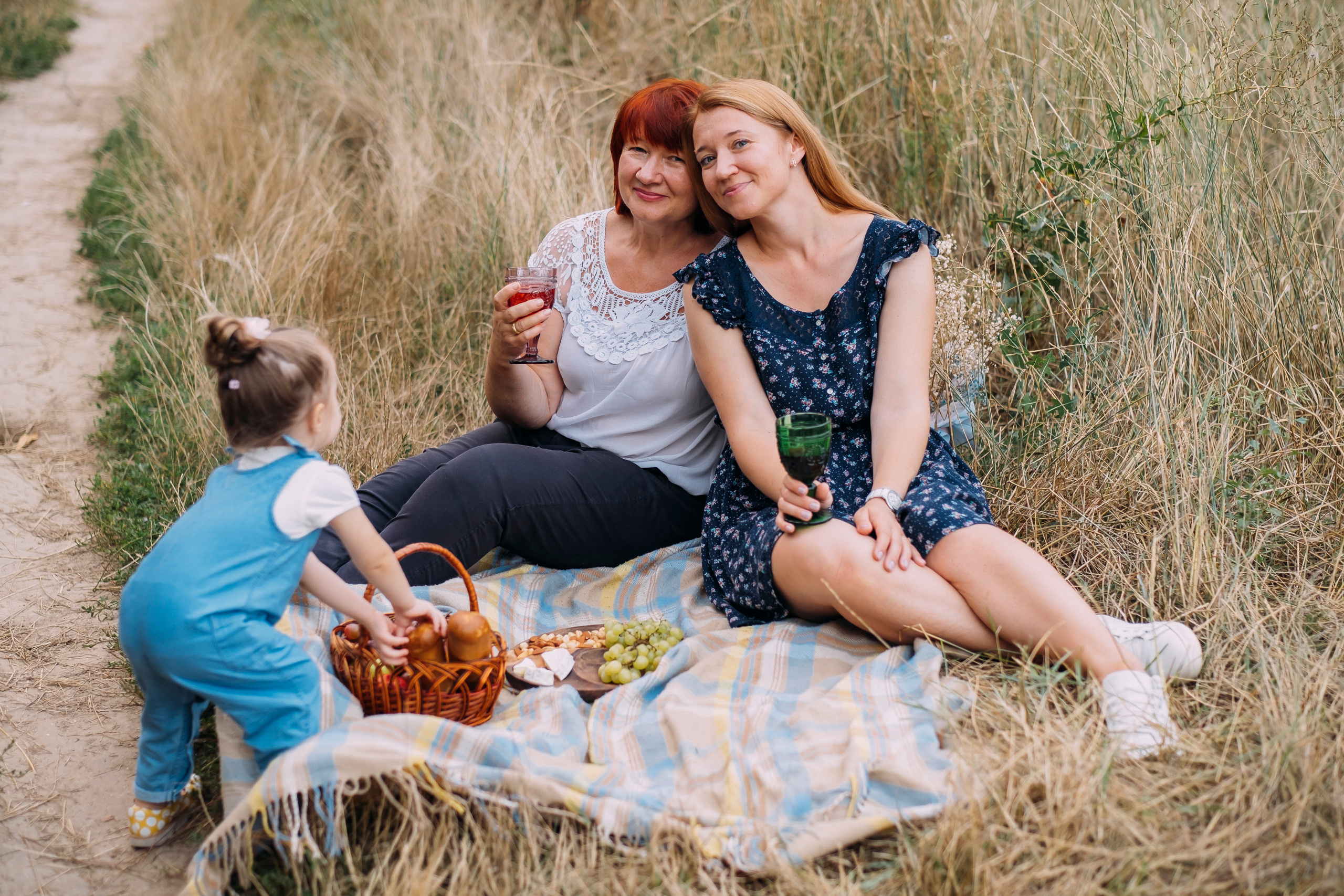 Фотосессия трех поколений девушек. Сімейний і портретний фотограф у Києві Проценко Алла
