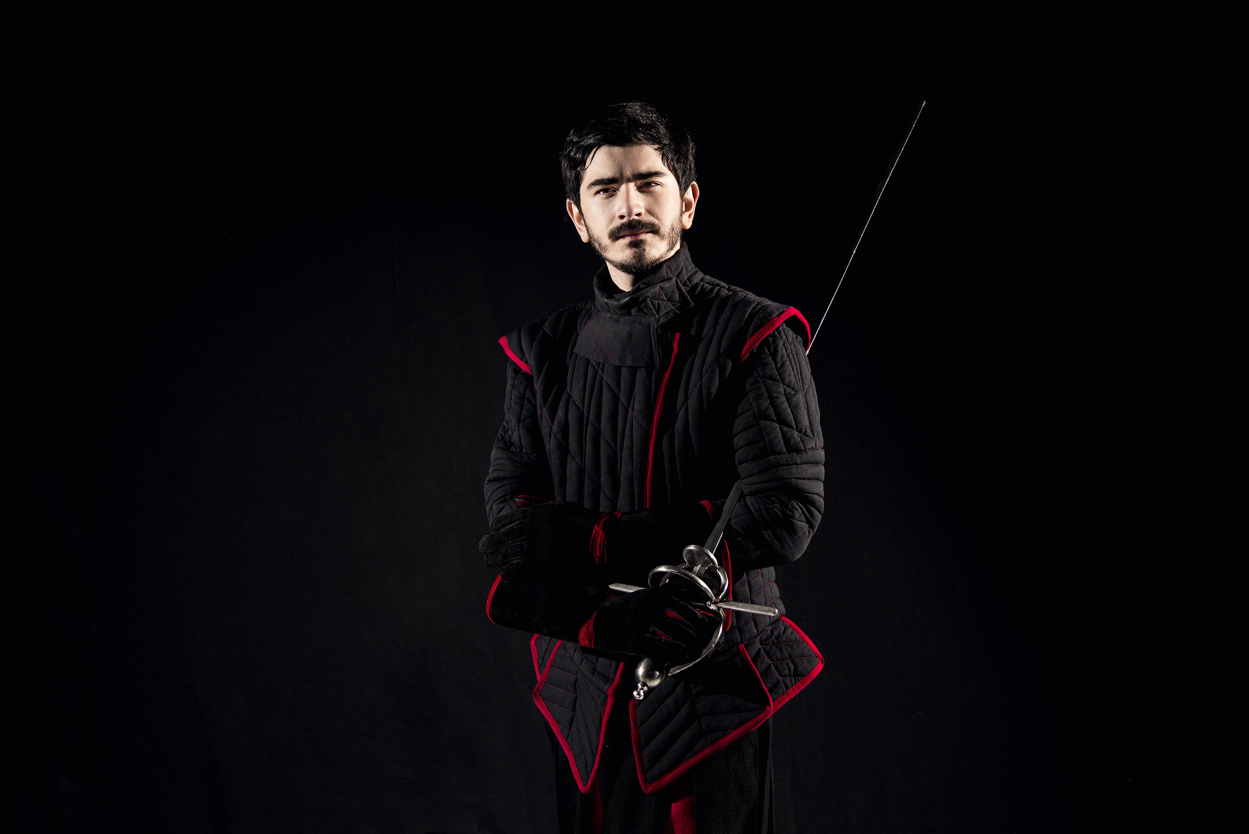 Портрет в студии в низком ключе