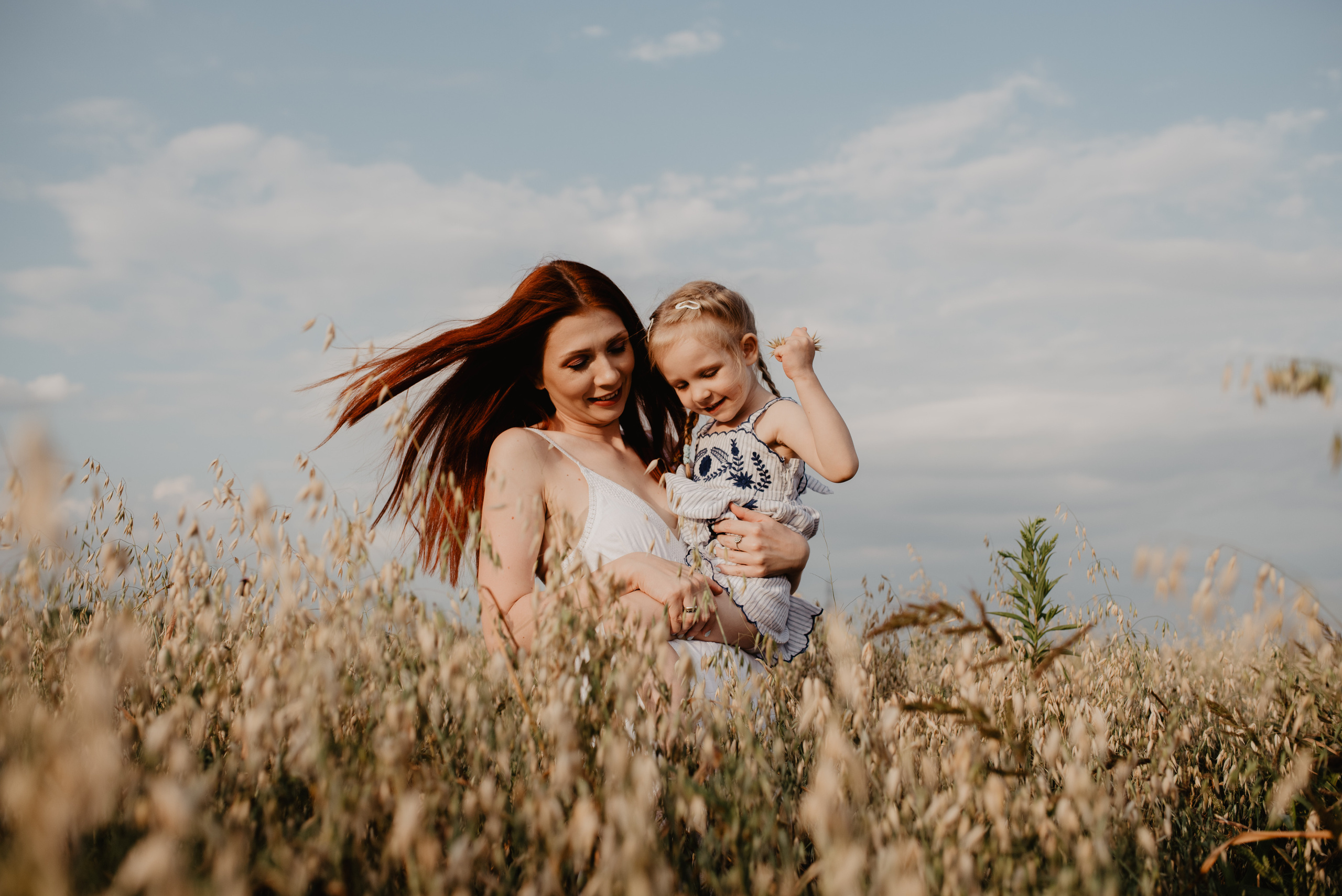 Sesja Rodzinna w polu. Bałanda Fotografia – Sesje Kobiece, Rodzinne, Miłosne, Reportaże | Katowice Śląsk