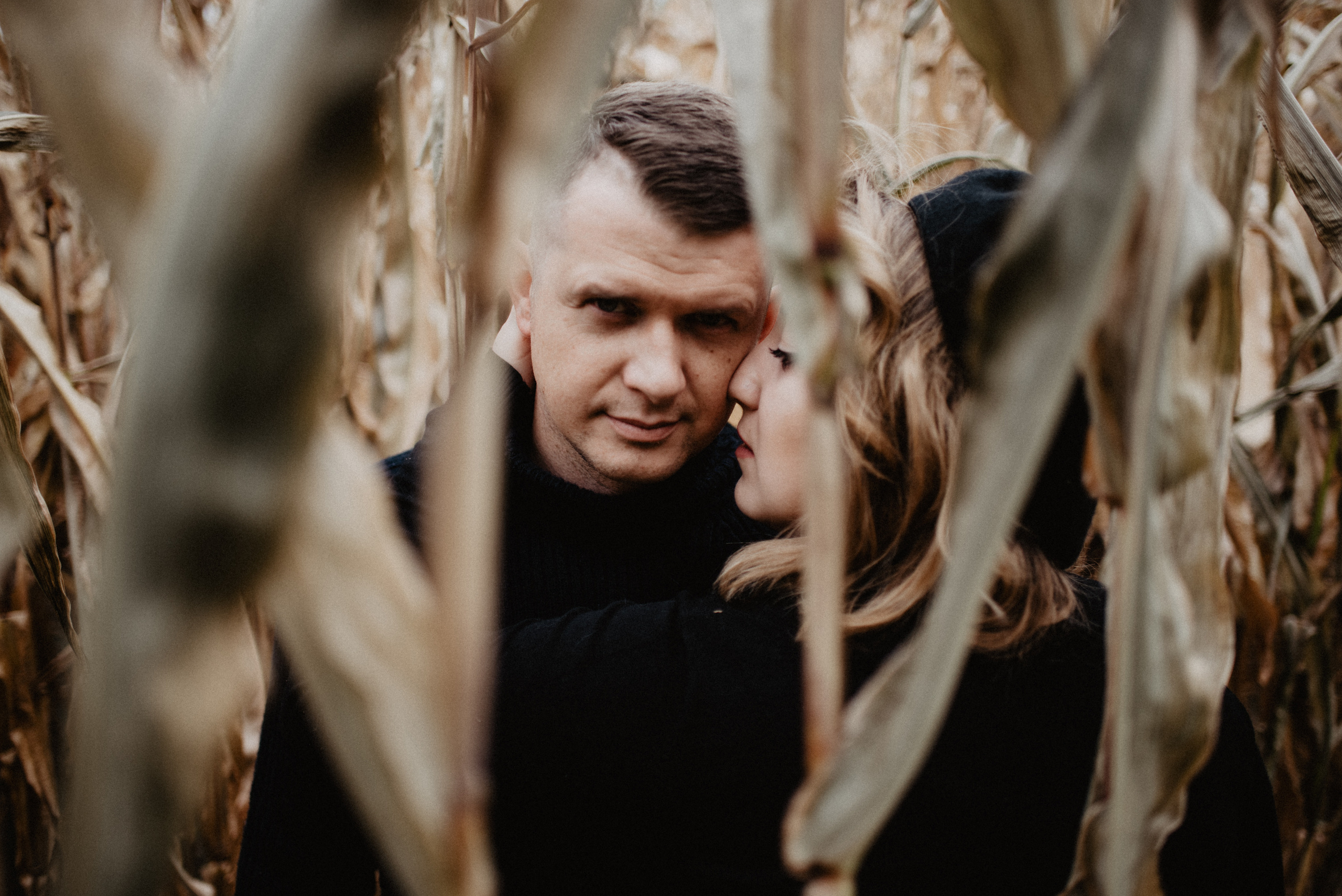 Ewa & Jacek- sesja w polu kukurydzy. Bałanda Fotografia – Sesje Kobiece, Rodzinne, Miłosne, Reportaże | Katowice Śląsk