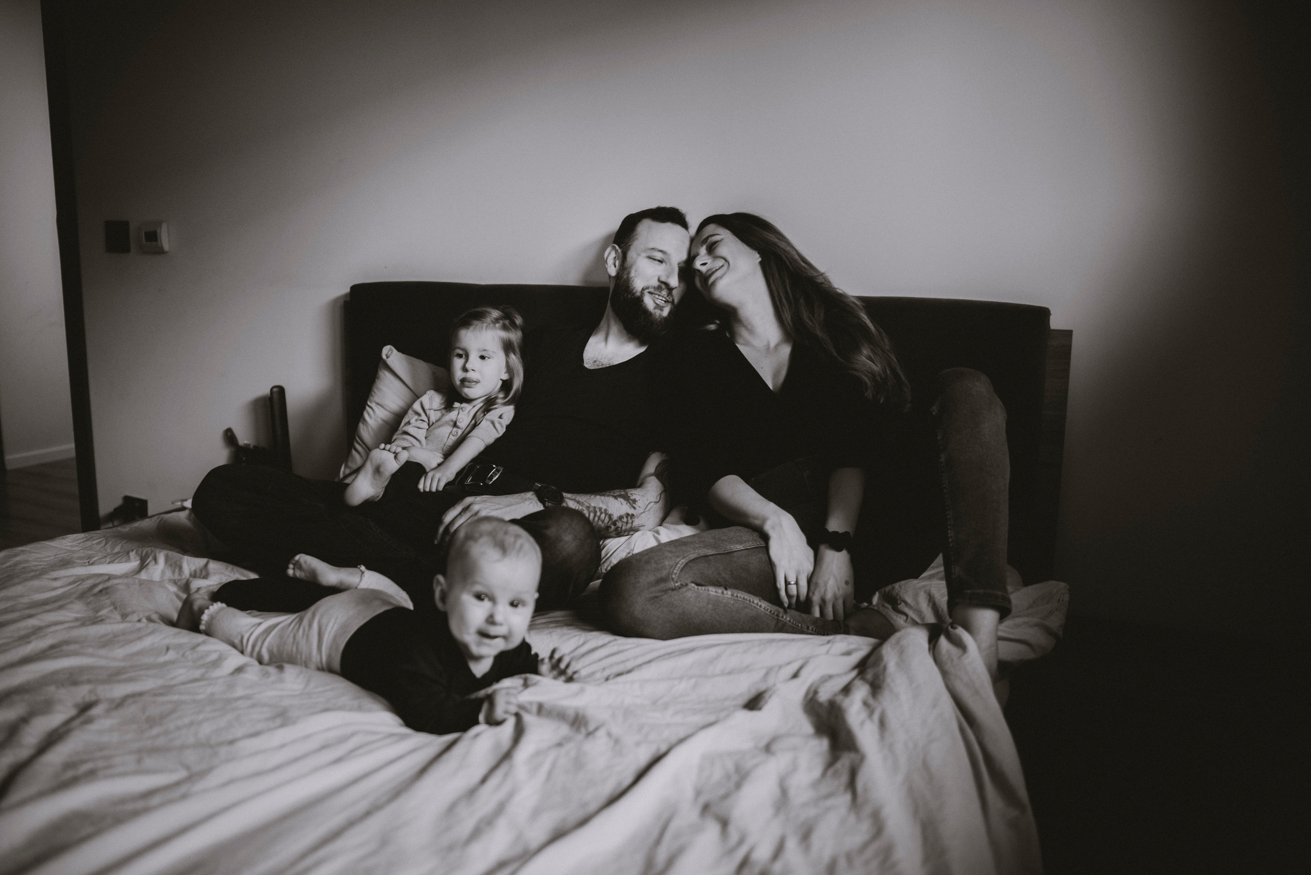 Domowa sesja.Aneta, Andrzej, Inka i Nela. Bałanda Fotografia – Sesje Kobiece, Rodzinne, Miłosne, Reportaże | Katowice Śląsk