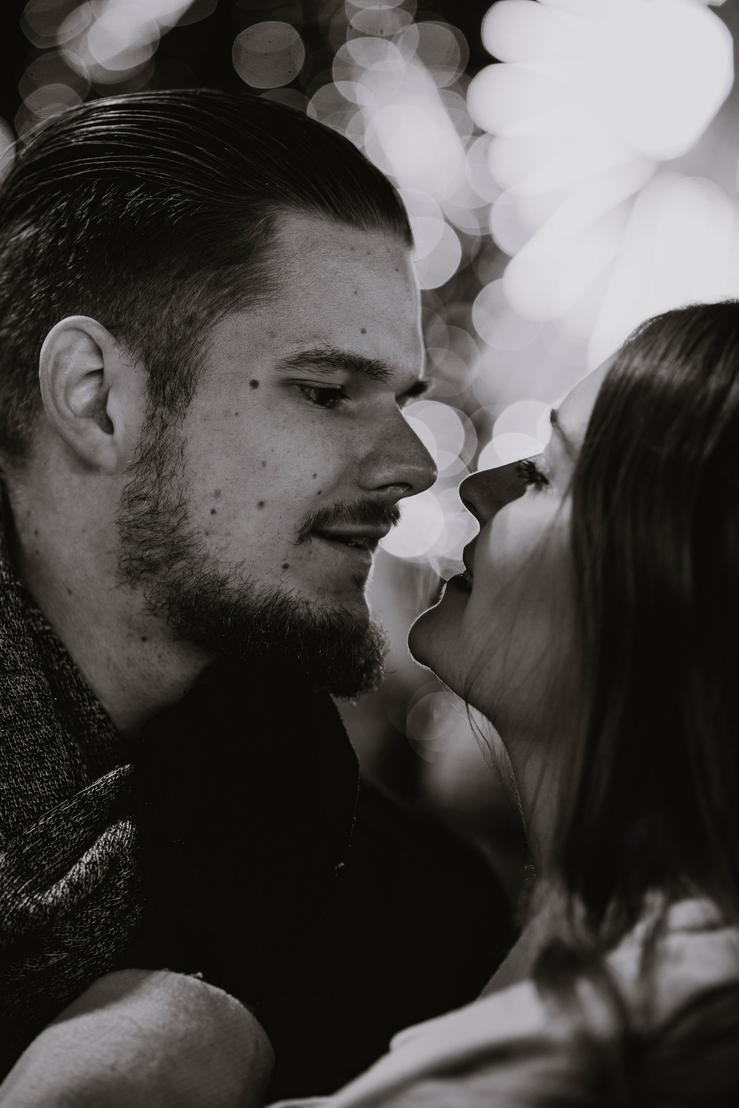 Magda & Kuba. Sesja na Jarmarku świątecznym w Katowicach. Bałanda Fotografia – Sesje Kobiece, Rodzinne, Miłosne, Reportaże | Katowice Śląsk