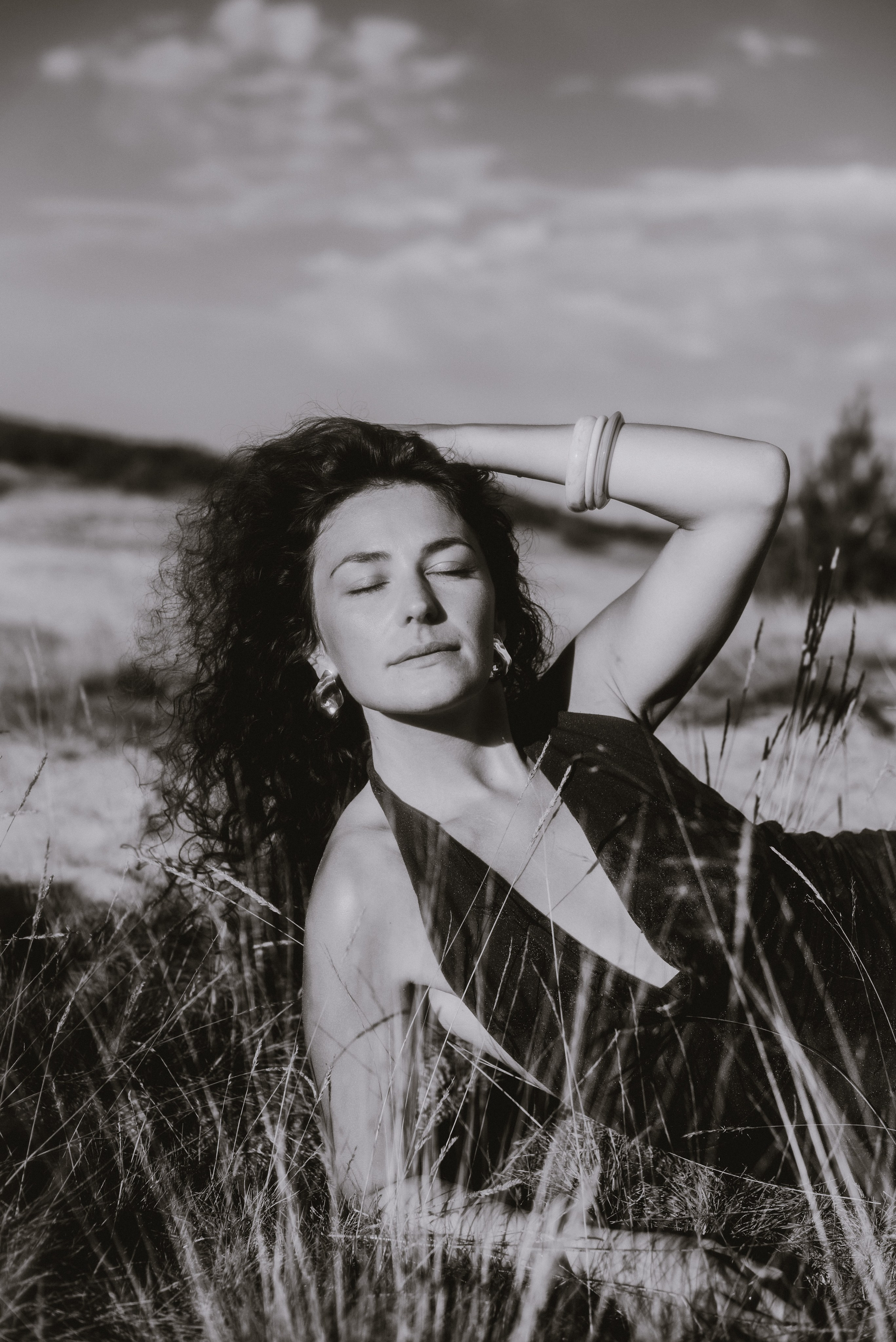 Sesja kobieca Weroniki na Pustyni Błędowkiej. Bałanda Fotografia – Sesje Kobiece, Rodzinne, Miłosne, Reportaże | Katowice Śląsk