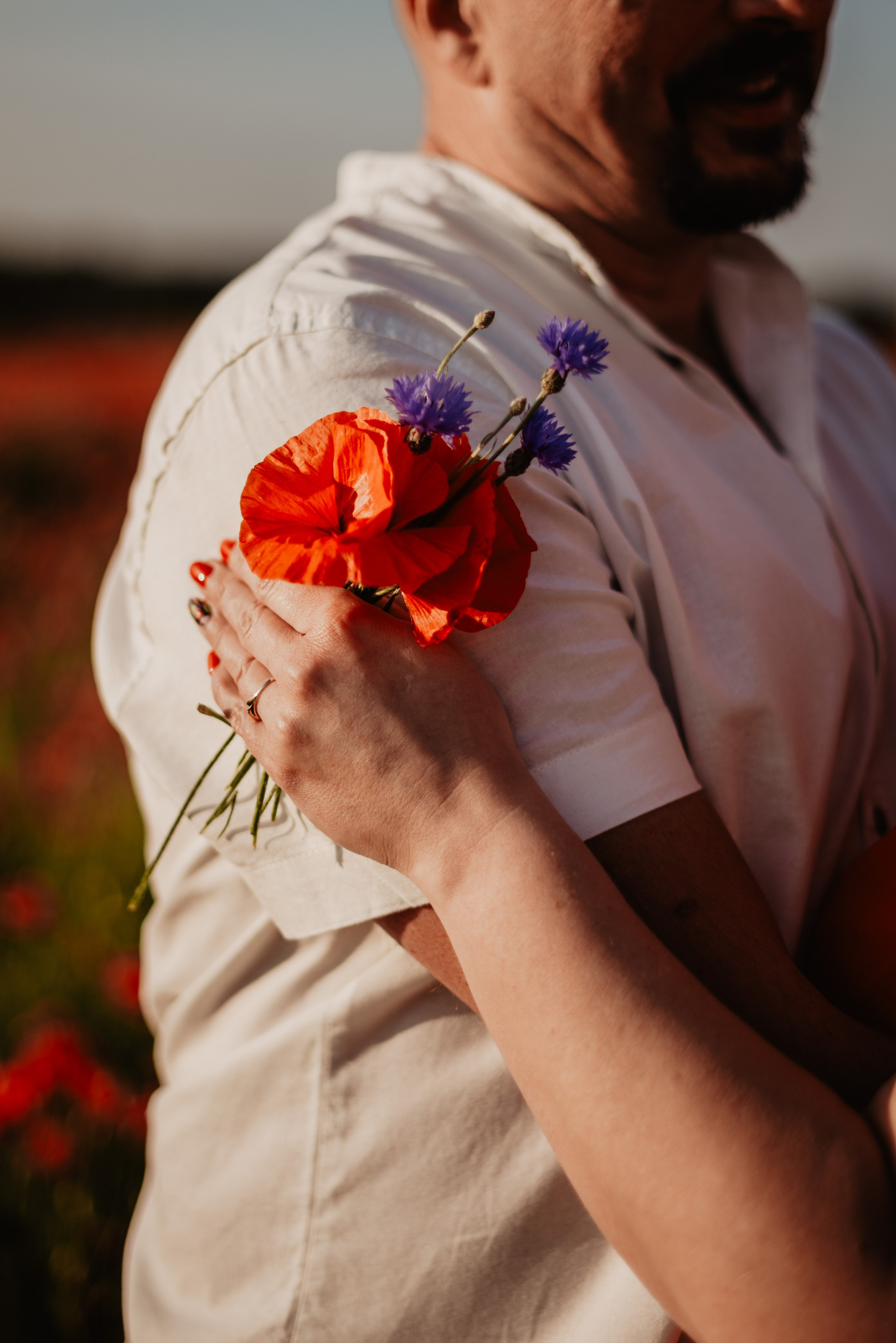 Kasia & Marcin. Pole makowe i zaskakujący finał sesji. Bałanda Fotografia – Sesje Kobiece, Rodzinne, Miłosne, Reportaże | Katowice Śląsk
