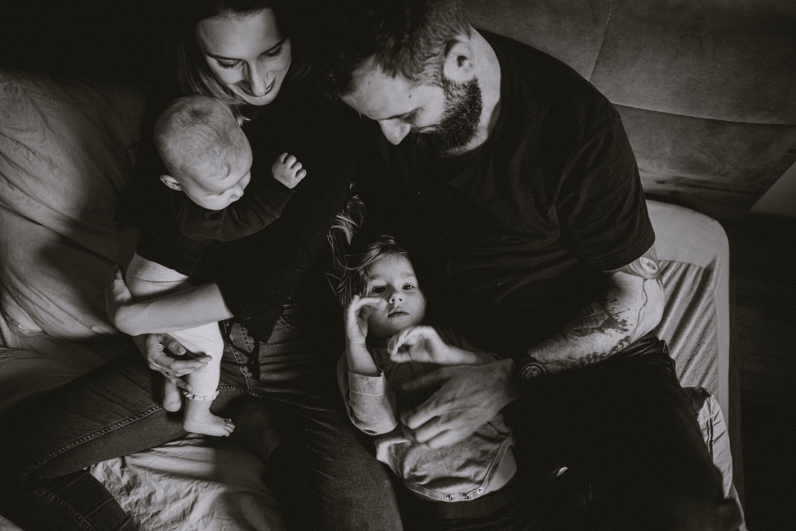 Domowa sesja.Aneta, Andrzej, Inka i Nela. Bałanda Fotografia – Sesje Kobiece, Rodzinne, Miłosne, Reportaże | Katowice Śląsk