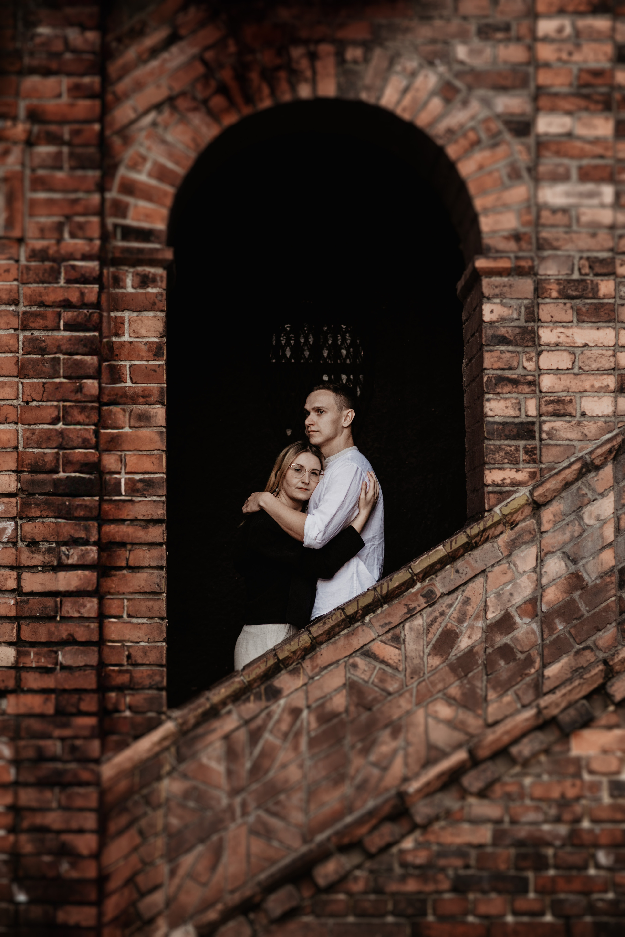 Tosia & Tomasz. Sesja miłosna na Nikiszowcu. Bałanda Fotografia – Sesje Kobiece, Rodzinne, Miłosne, Reportaże | Katowice Śląsk