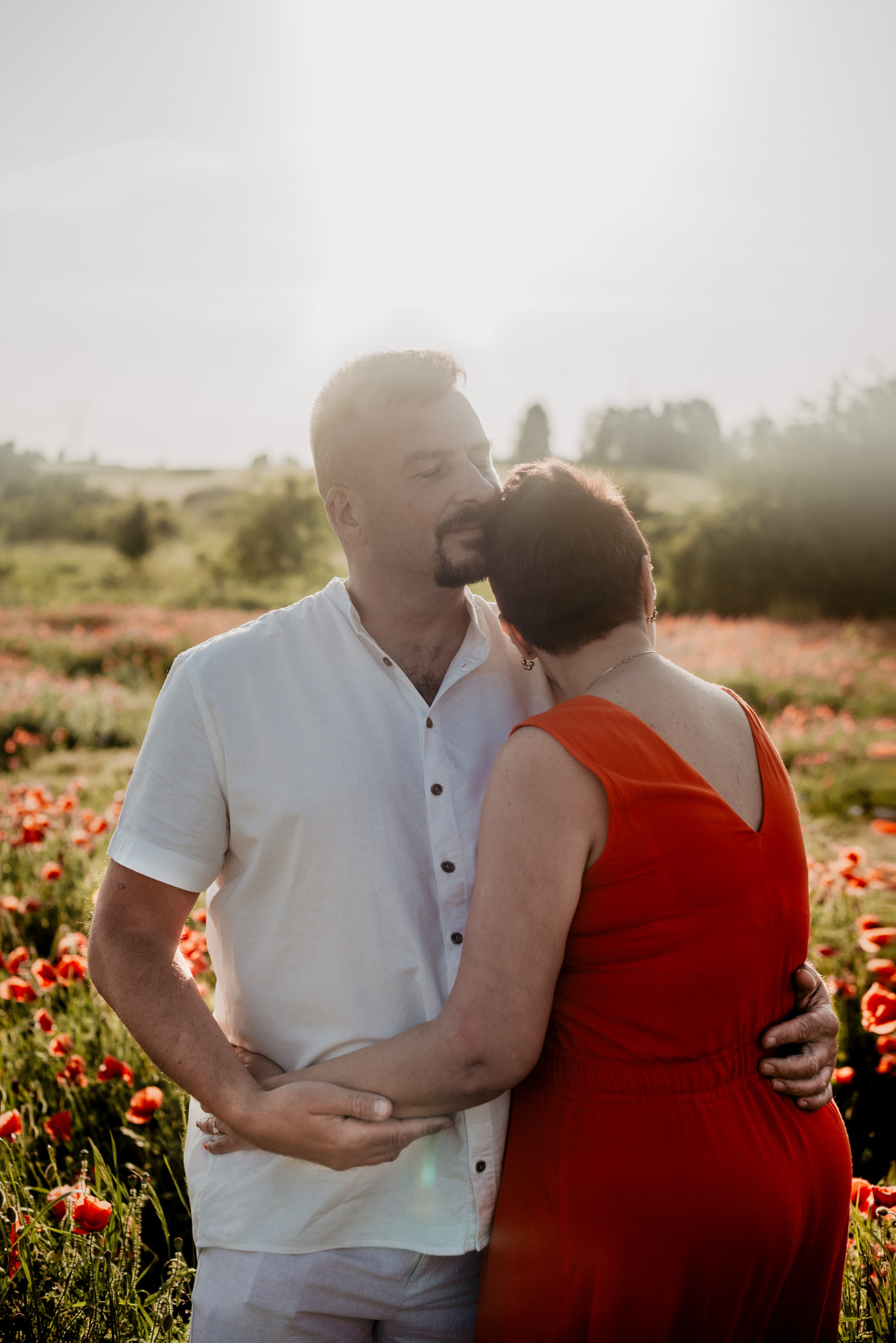 Kasia & Marcin. Pole makowe i zaskakujący finał sesji. Bałanda Fotografia – Sesje Kobiece, Rodzinne, Miłosne, Reportaże | Katowice Śląsk