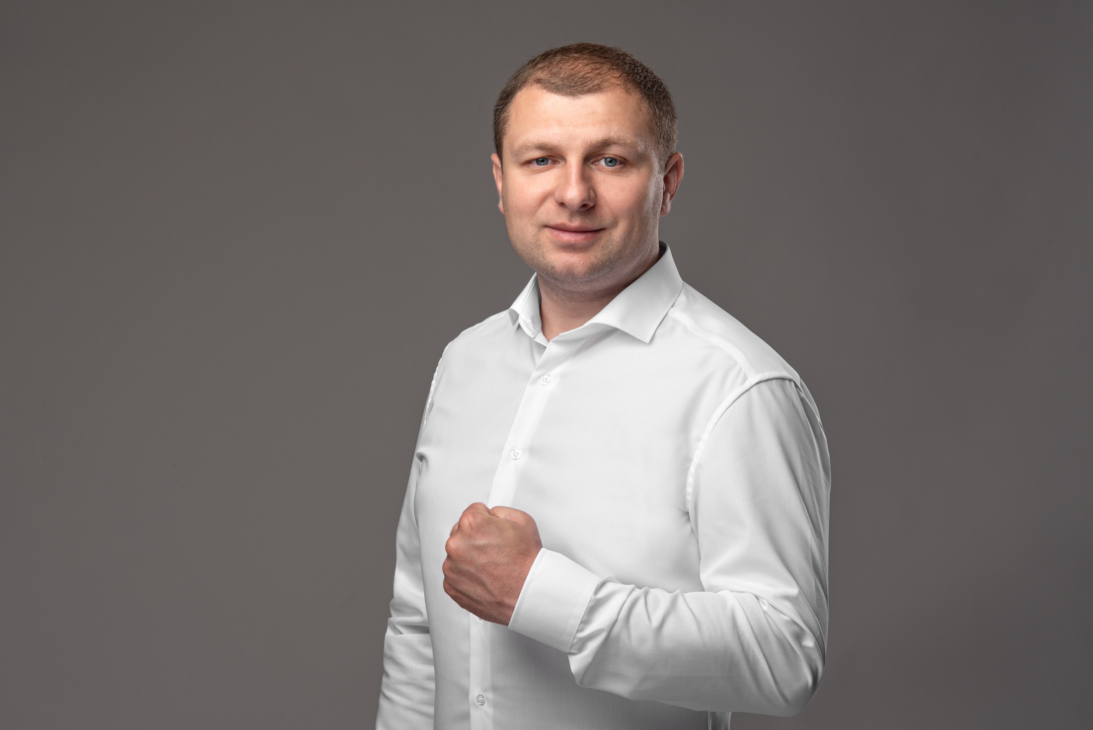 Бізнес портрет Чернівці, ділова портретна зйомка,. Предметний фотограф Чернівці для інтернет магазину, сайту, каталогу, контент для бізнесу