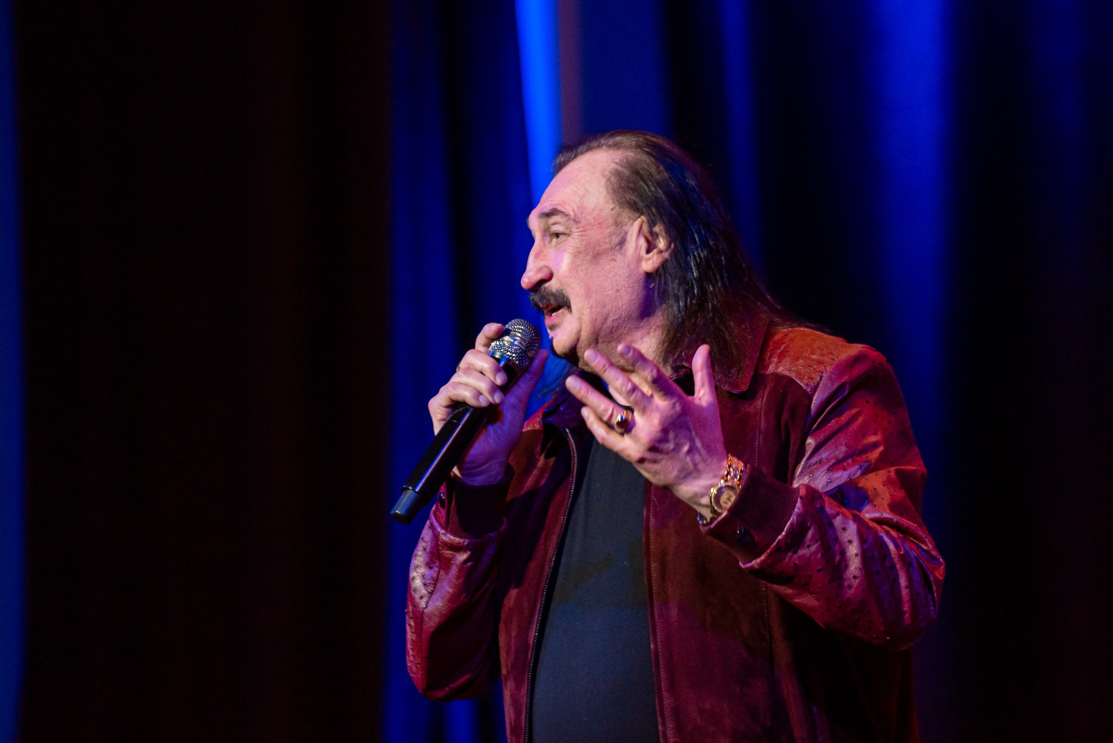 Індивідуальні зйомки та репортаж подій. Предметний фотограф Чернівці для інтернет магазину, сайту, каталогу, контент для бізнесу