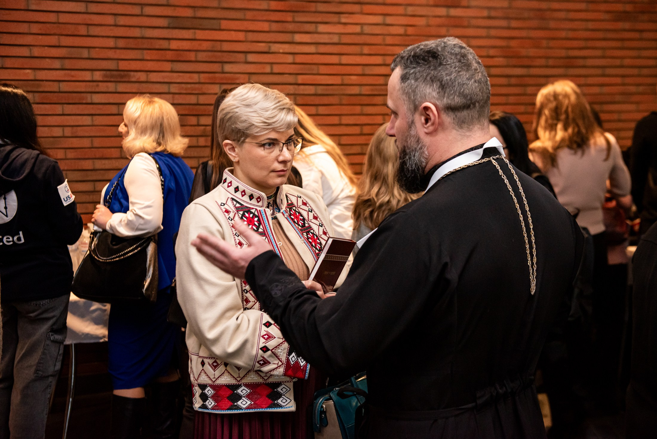 Індивідуальні зйомки та репортаж подій. Предметний фотограф Чернівці для інтернет магазину, сайту, каталогу, контент для бізнесу