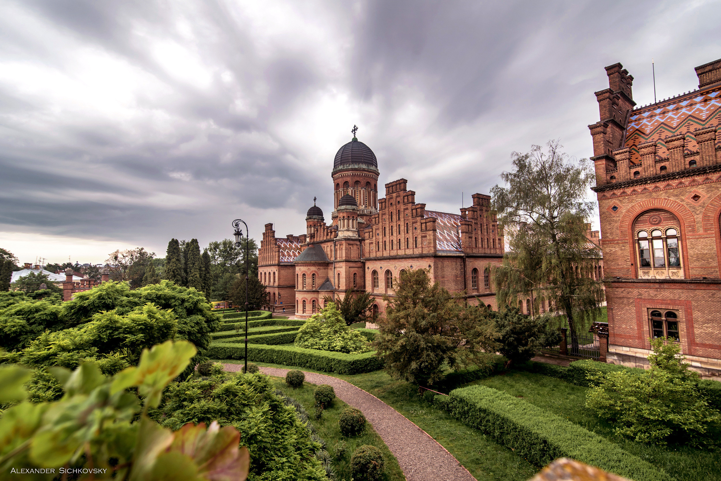 Індивідуальні зйомки та репортаж подій. Предметний фотограф Чернівці для інтернет магазину, сайту, каталогу, контент для бізнесу