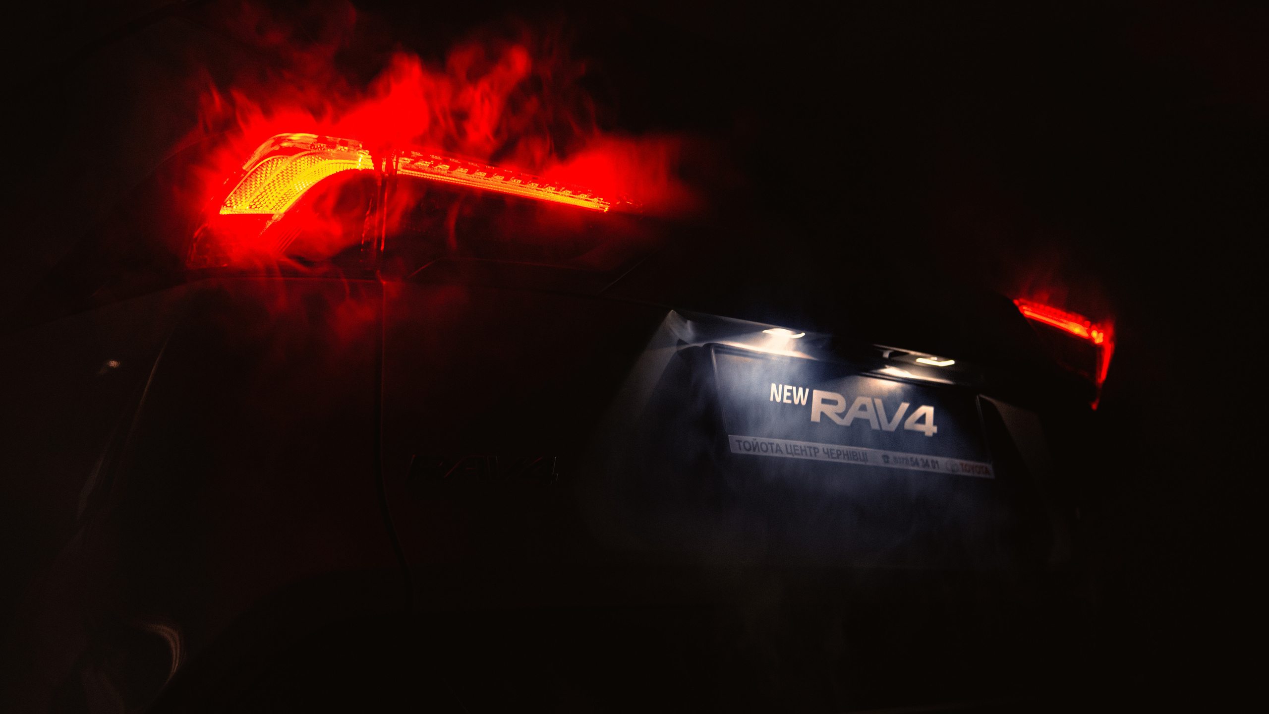 Имиджевая фотография джипа рав4, тойота, Тойота Чернівці, рекламне фото авто, фотосъёмка автомобиля