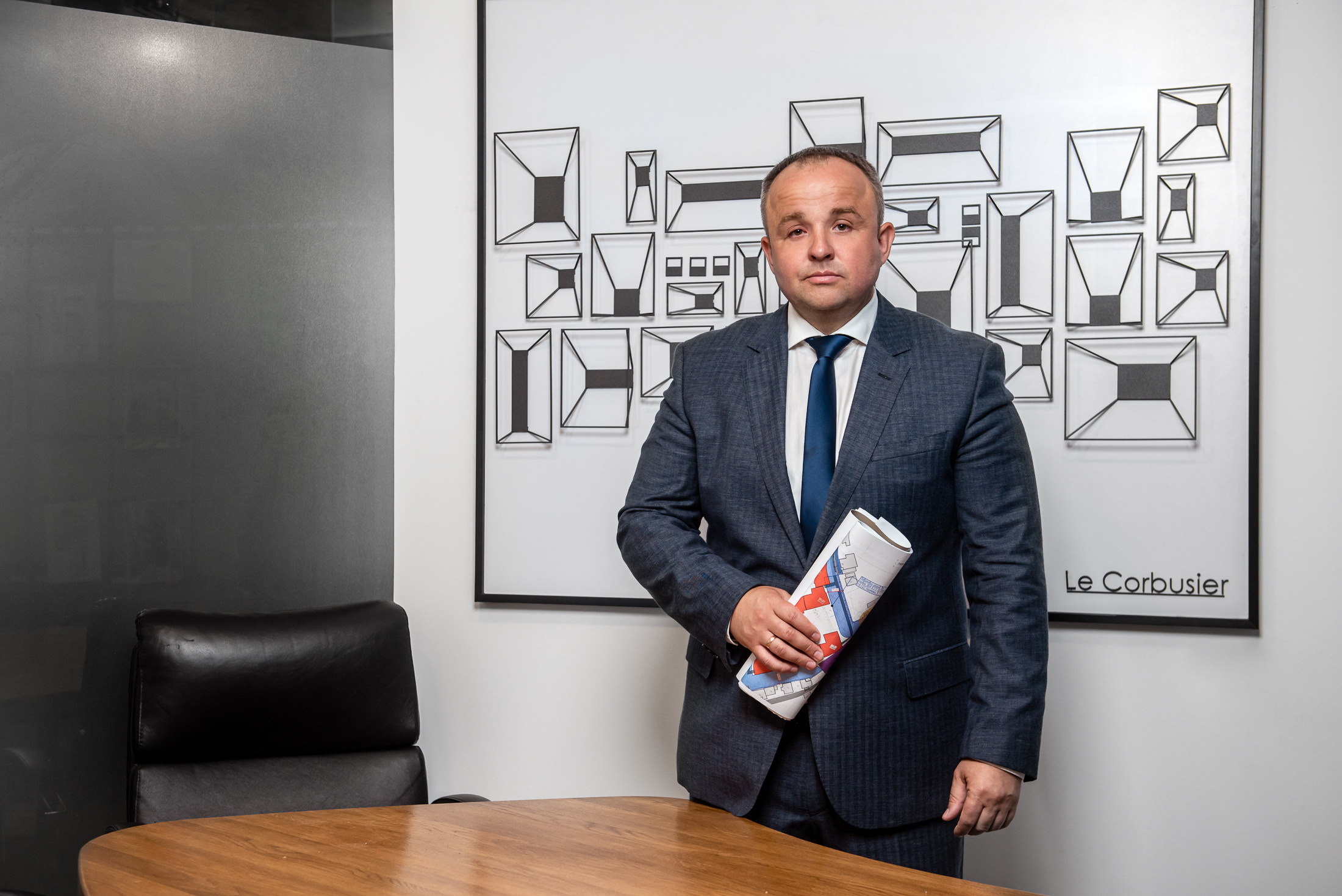 Бізнес портрет Чернівці, ділова портретна зйомка,. Предметний фотограф Чернівці для інтернет магазину, сайту, каталогу, контент для бізнесу