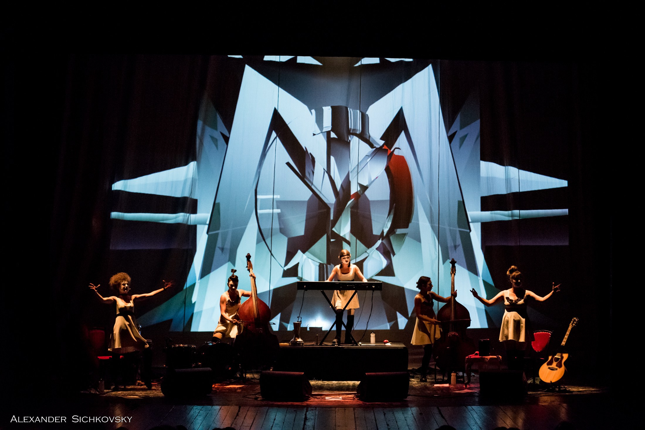 Індивідуальні зйомки та репортаж подій. Предметний фотограф Чернівці для інтернет магазину, сайту, каталогу, контент для бізнесу