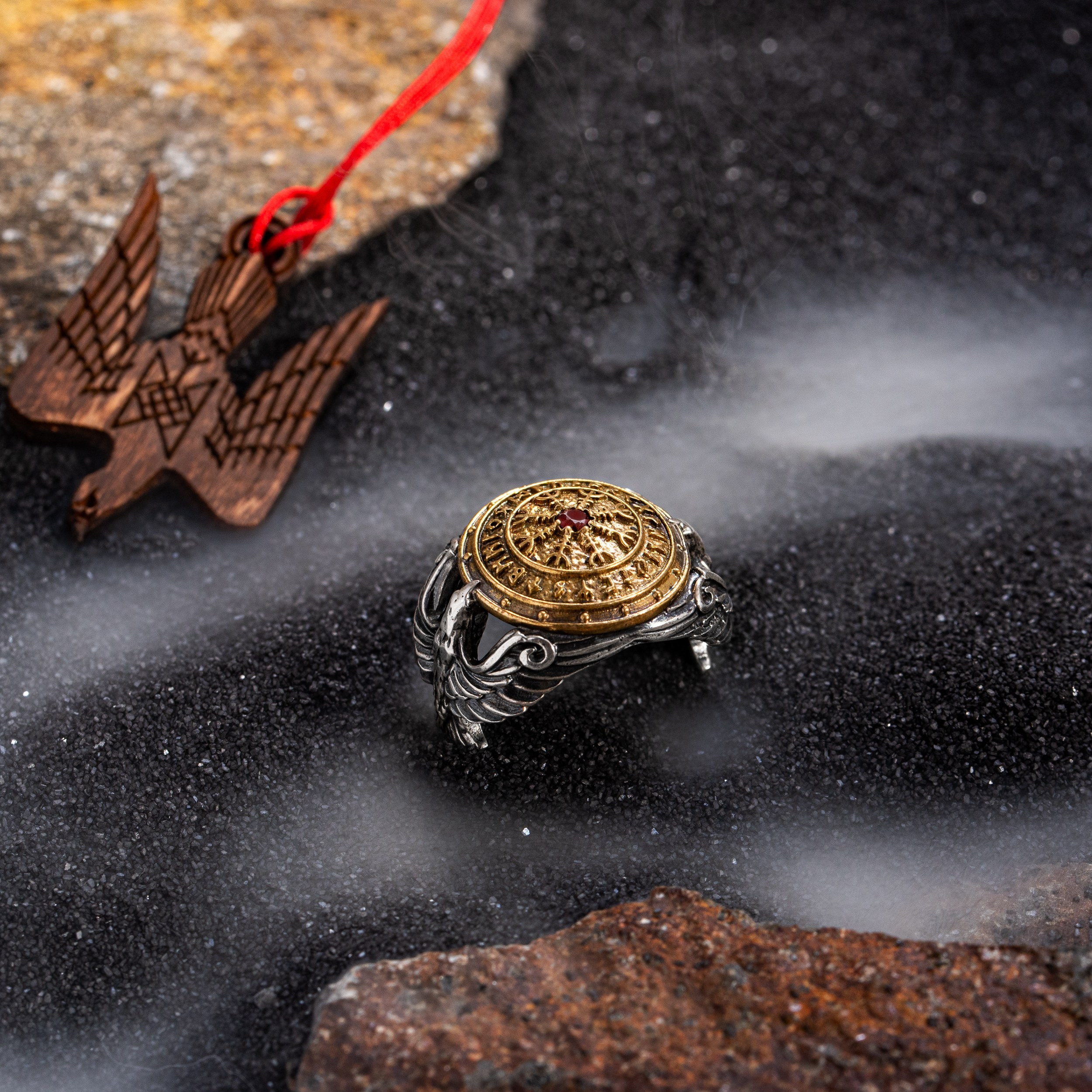 Фото ювелірних прикрас Чернівці, Україна, фотограф ювелірних виробів. Предметний фотограф Чернівці для інтернет магазину, сайту, каталогу, контент для бізнесу