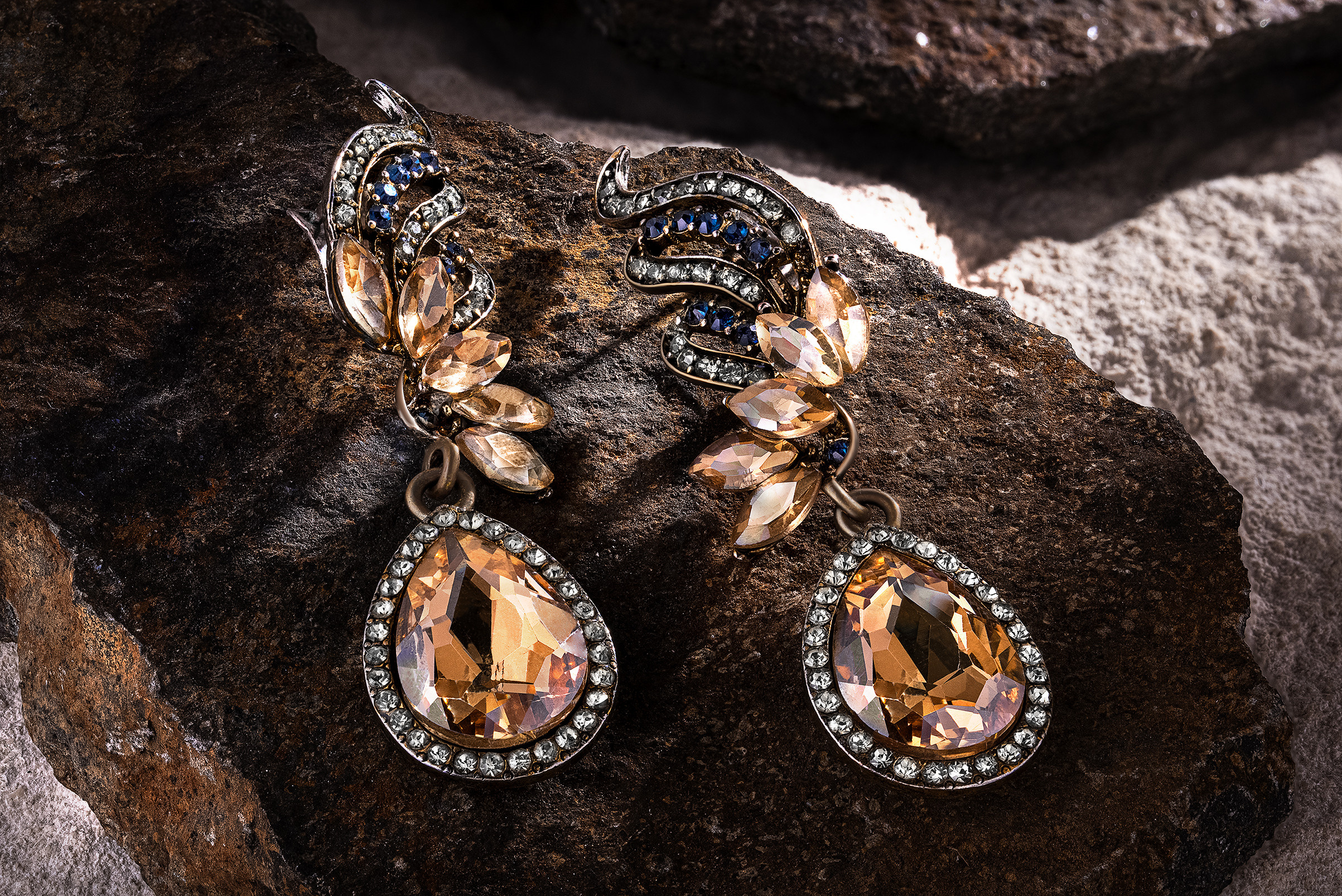 Фото ювелірних прикрас Чернівці, Україна, фотограф ювелірних виробів. Предметний фотограф Чернівці для інтернет магазину, сайту, каталогу, контент для бізнесу