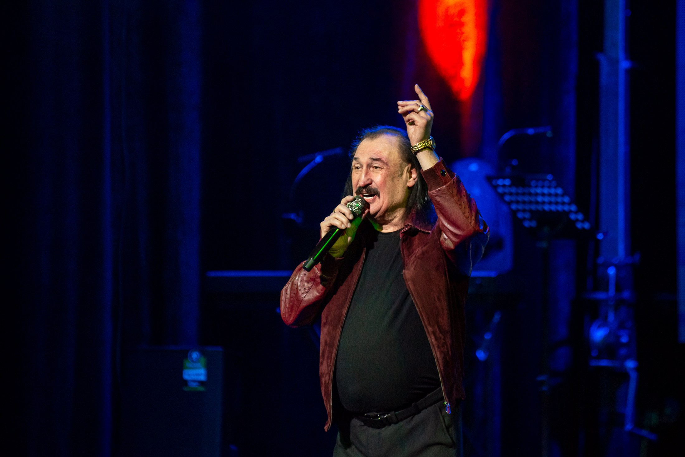 Індивідуальні зйомки та репортаж подій. Предметний фотограф Чернівці для інтернет магазину, сайту, каталогу, контент для бізнесу