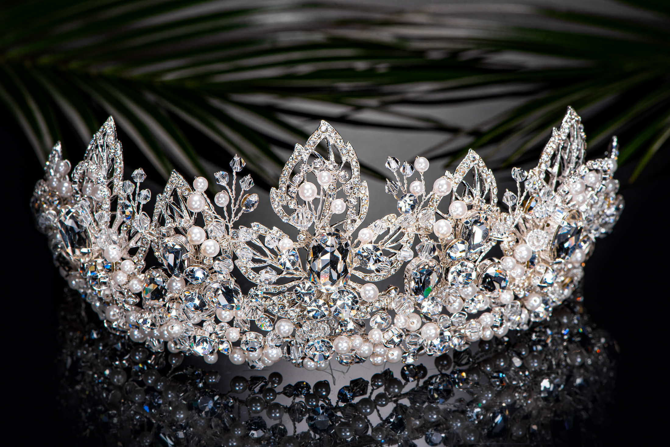 Фото ювелірних прикрас Чернівці, Україна, фотограф ювелірних виробів. Предметний фотограф Чернівці для інтернет магазину, сайту, каталогу, контент для бізнесу