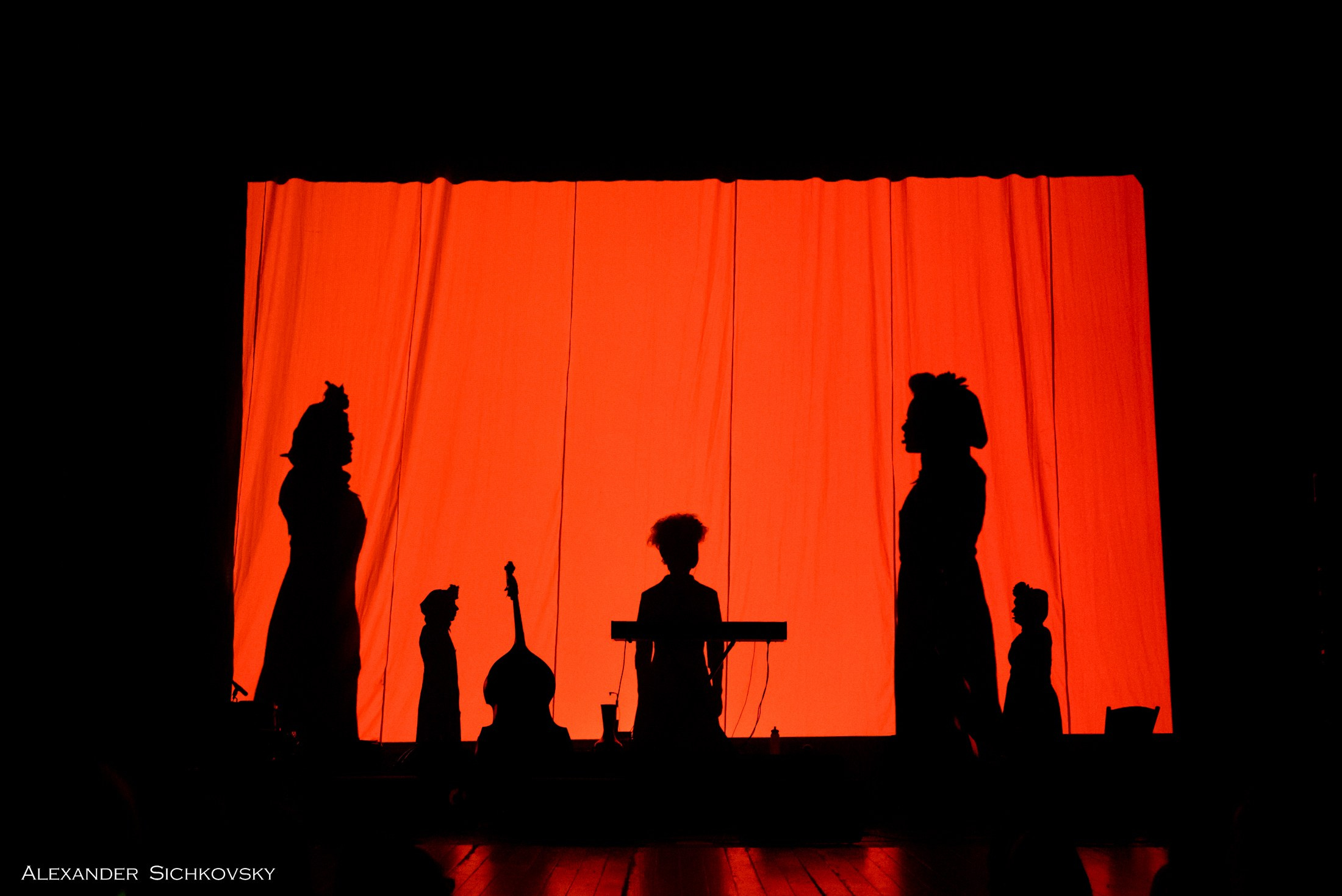 Індивідуальні зйомки та репортаж подій. Предметний фотограф Чернівці для інтернет магазину, сайту, каталогу, контент для бізнесу