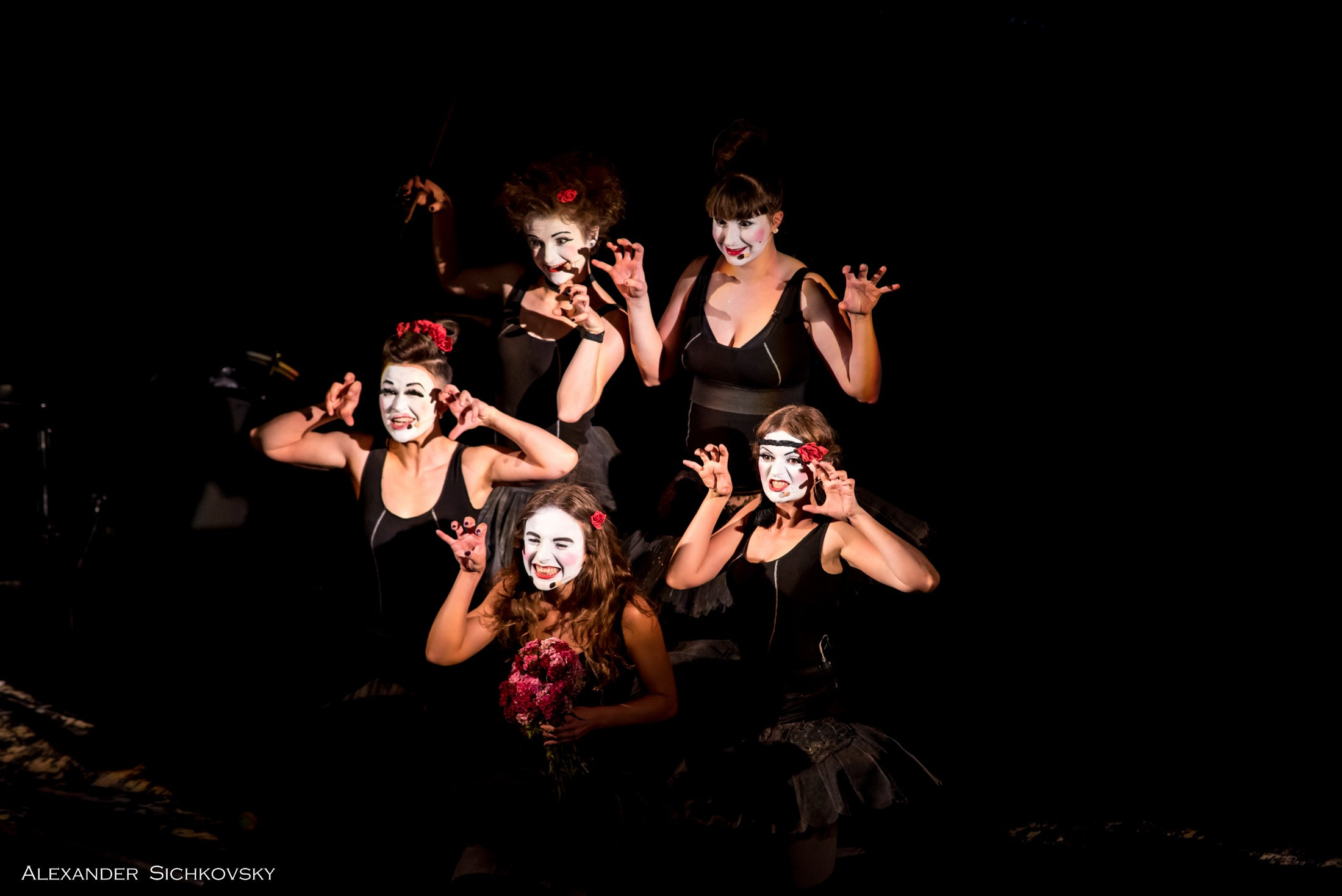 Індивідуальні зйомки та репортаж подій. Предметний фотограф Чернівці для інтернет магазину, сайту, каталогу, контент для бізнесу