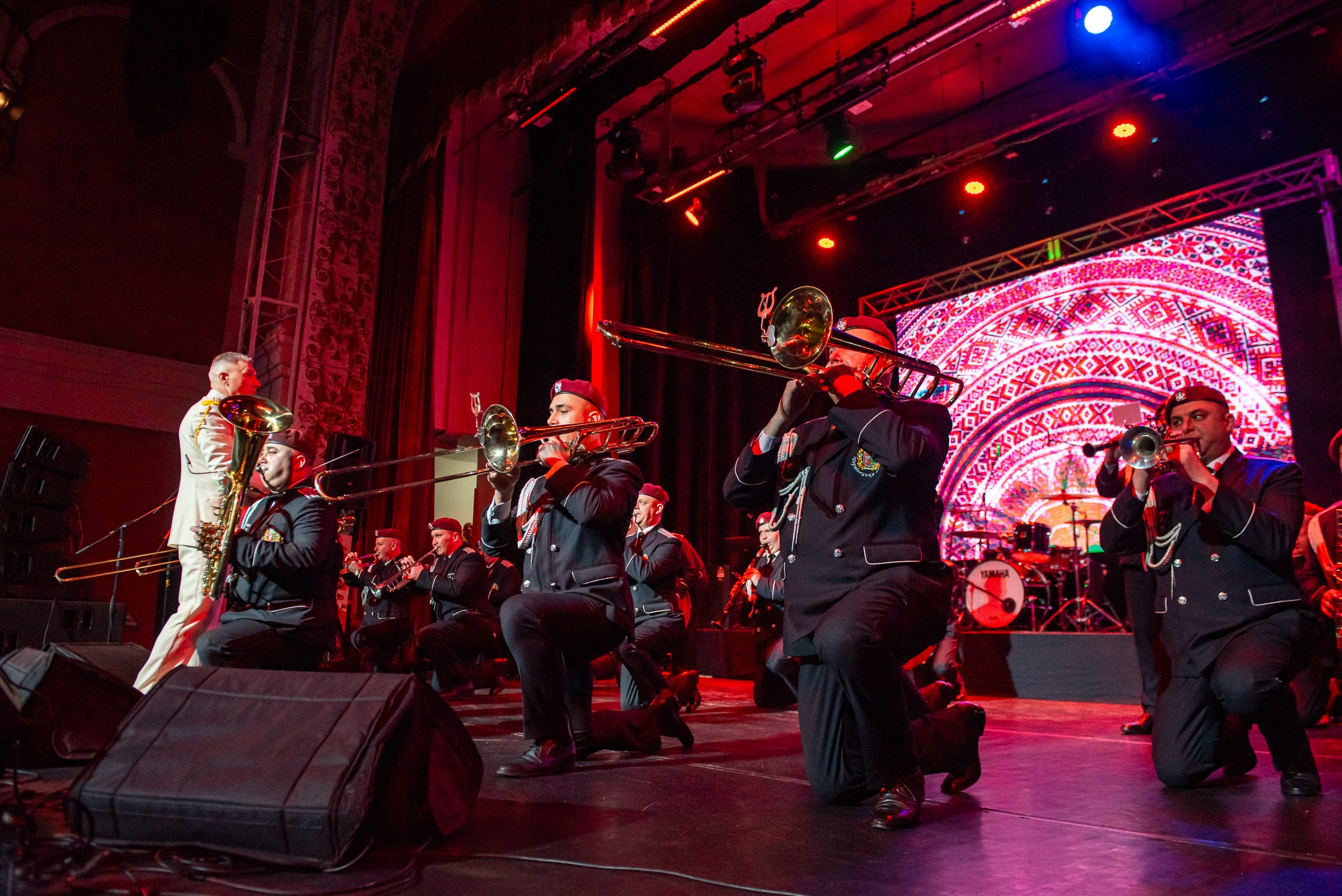 Індивідуальні зйомки та репортаж подій. Предметний фотограф Чернівці для інтернет магазину, сайту, каталогу, контент для бізнесу