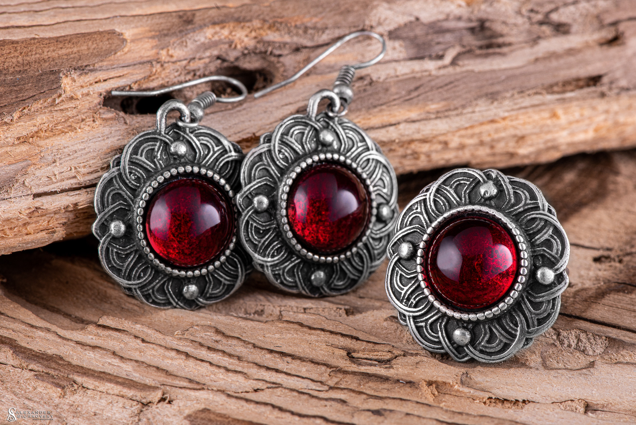 Фото ювелірних прикрас Чернівці, Україна, фотограф ювелірних виробів. Предметний фотограф Чернівці для інтернет магазину, сайту, каталогу, контент для бізнесу