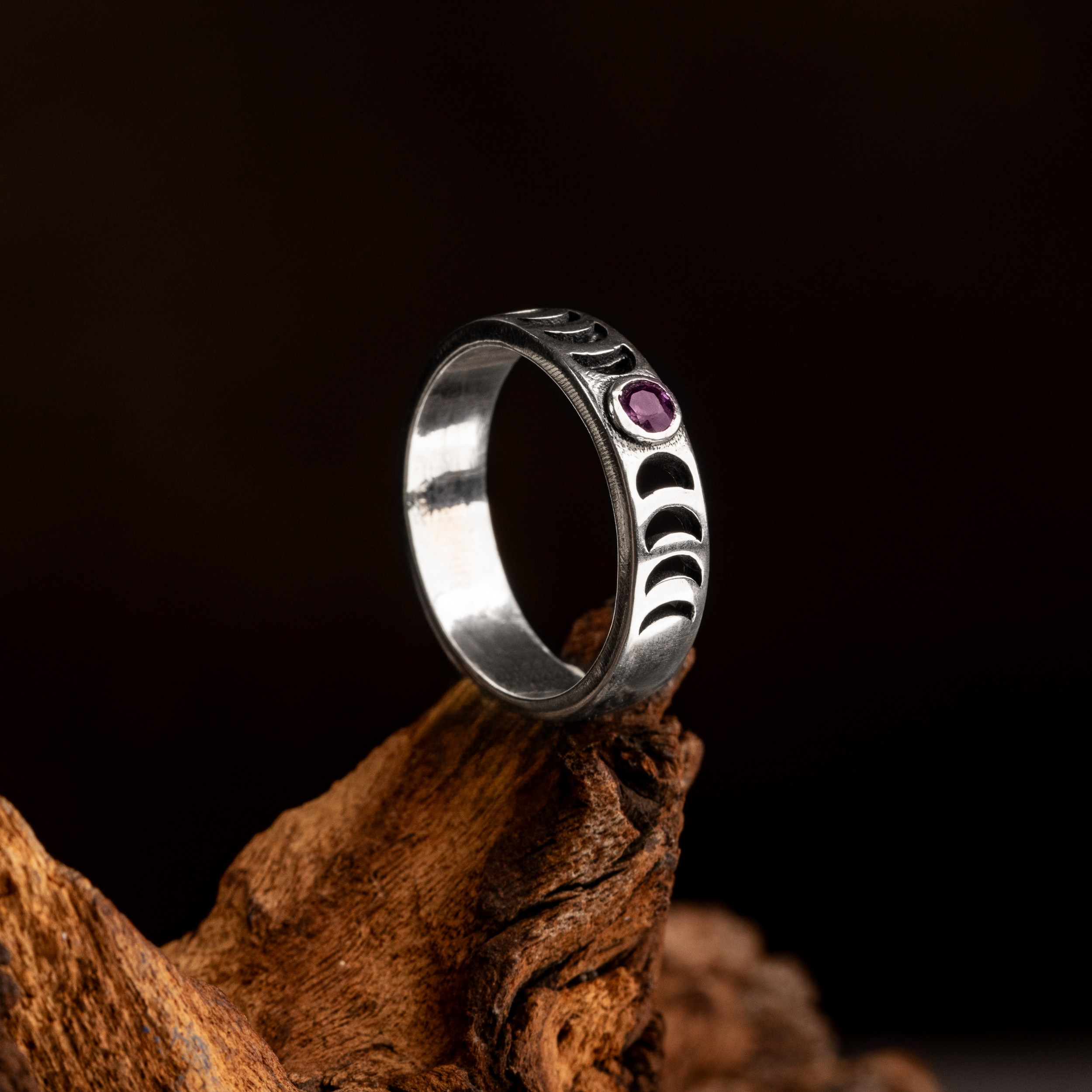 Фото ювелірних прикрас Чернівці, Україна, фотограф ювелірних виробів. Предметний фотограф Чернівці для інтернет магазину, сайту, каталогу, контент для бізнесу