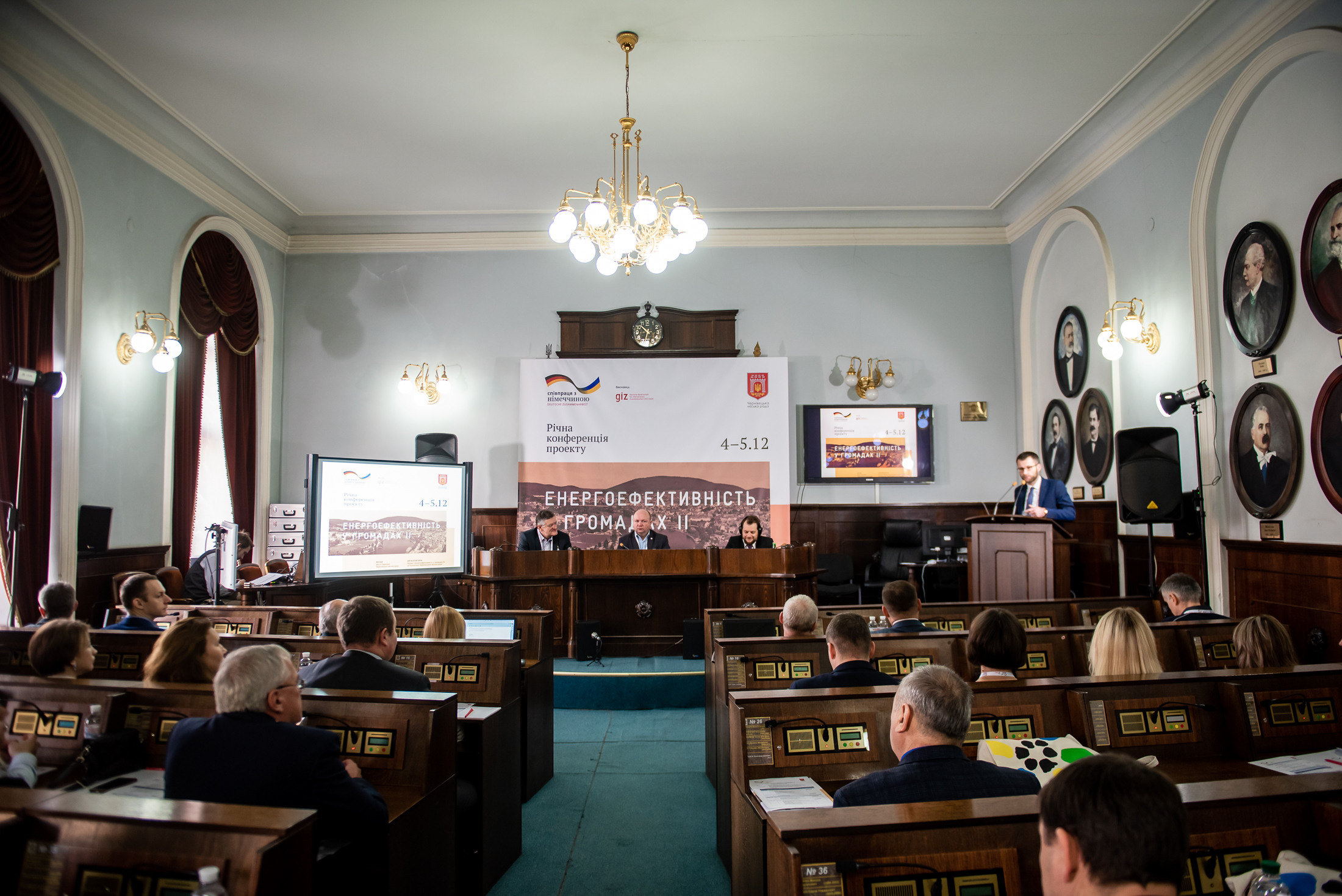 Індивідуальні зйомки та репортаж подій. Предметний фотограф Чернівці для інтернет магазину, сайту, каталогу, контент для бізнесу