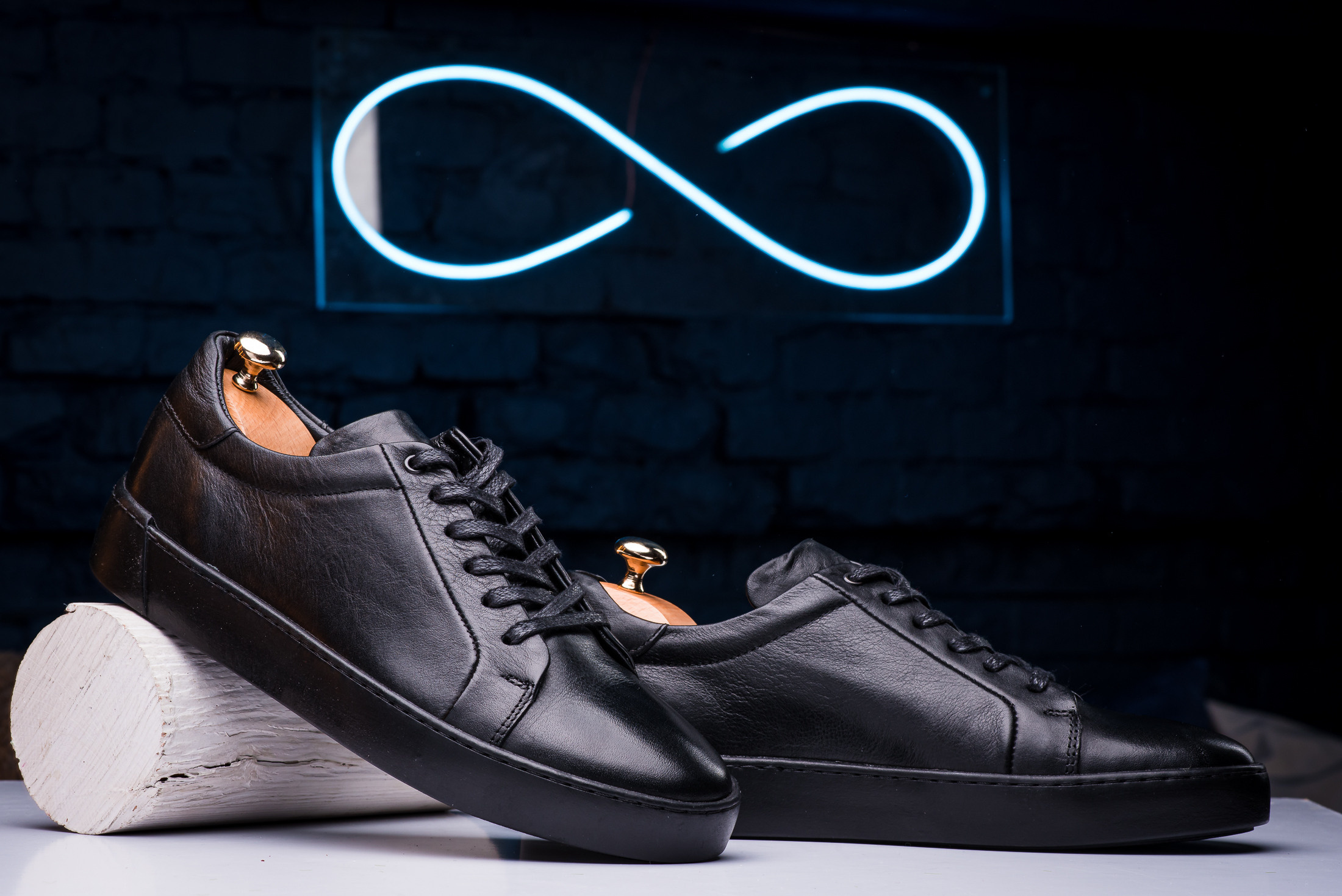 Предметна та каталожна фотографія. Предметний фотограф Чернівці для інтернет магазину, сайту, каталогу, контент для бізнесу