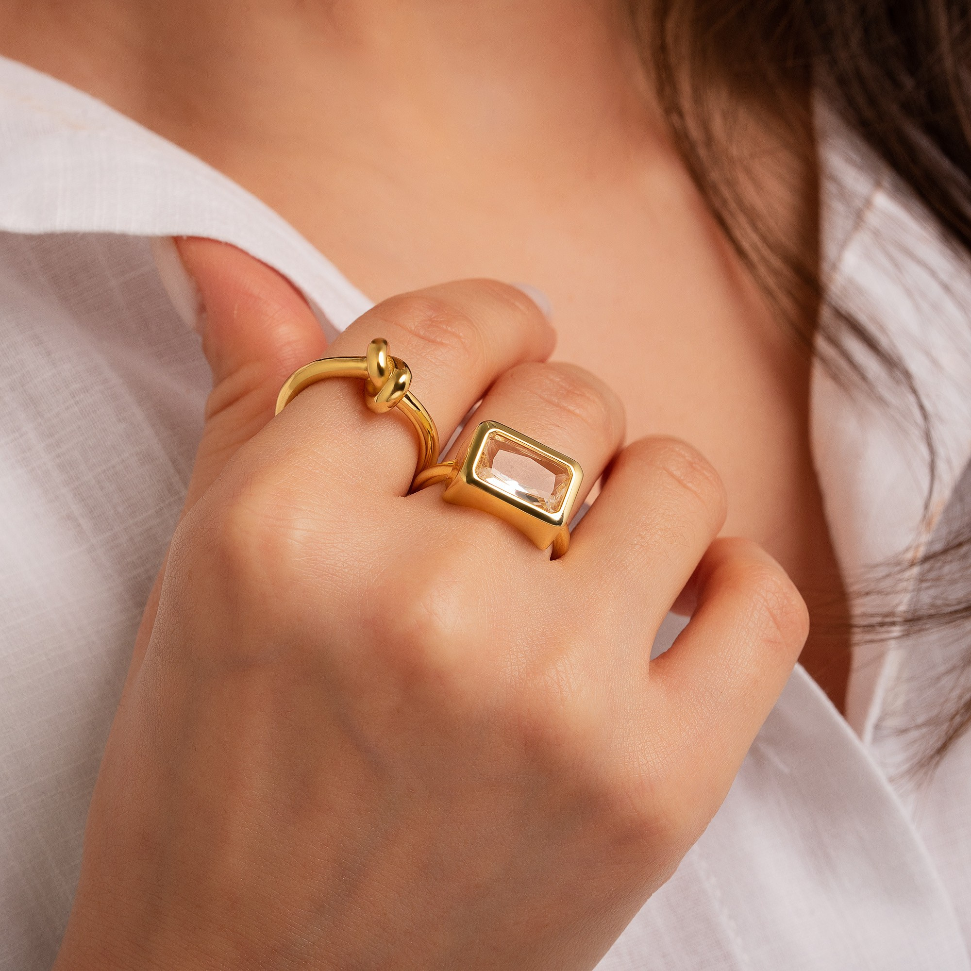 Ювелірна фотографія сережок, каблучок, браслетів – блиск дорогоцінного каміння, Предмет фото золото, срібло – студійне фотозйомка прикрас Чернівці, Макро-фото ювелірних виробів з акцентом на деталі та тіні, Каталожна зйомка ювелірних прикрас для сайту та маркетплейсів, предметний фотограф Чернівці, предметний фотограф ювелірних виробів, предметний фотограф Україна, Послуги предметного фотографа для бізнесу в Чернівцях, Зйомка товарів для сайтів, Instagram та маркетплейсів, Рекламна і комерційна фотографія під ключ