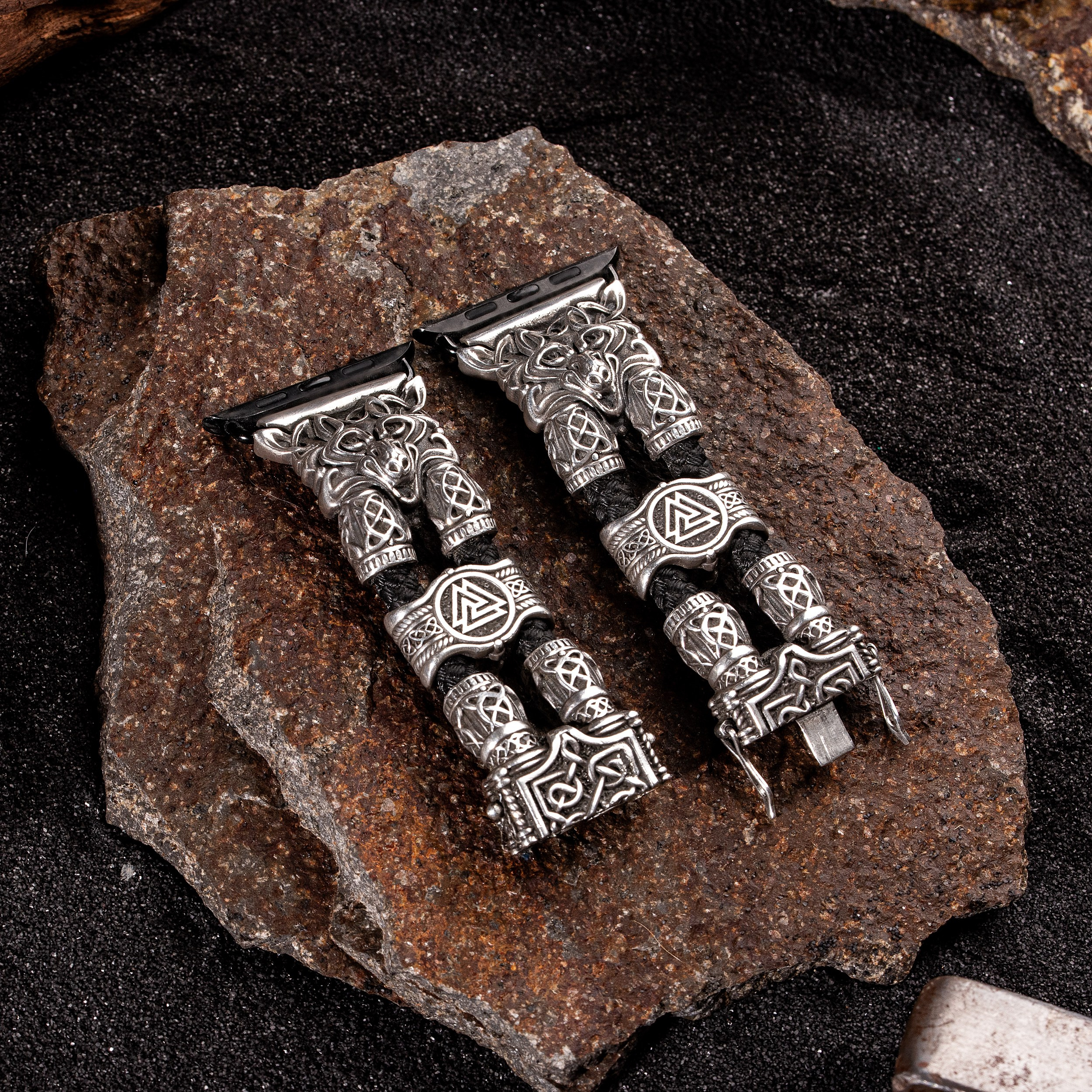 Фото ювелірних прикрас Чернівці, Україна, фотограф ювелірних виробів. Предметний фотограф Чернівці для інтернет магазину, сайту, каталогу, контент для бізнесу