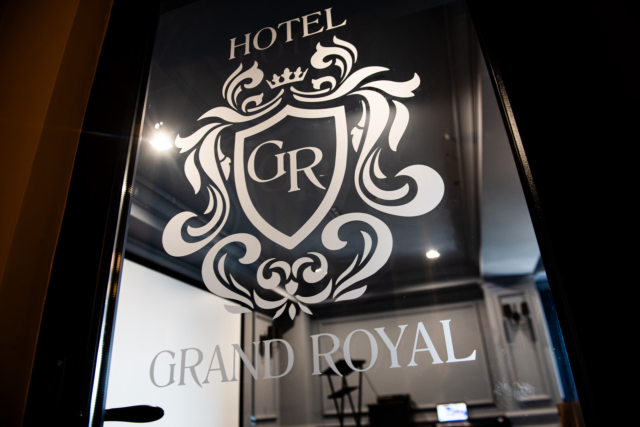 Індивідуальні зйомки та репортаж подій. Предметний фотограф Чернівці для інтернет магазину, сайту, каталогу, контент для бізнесу