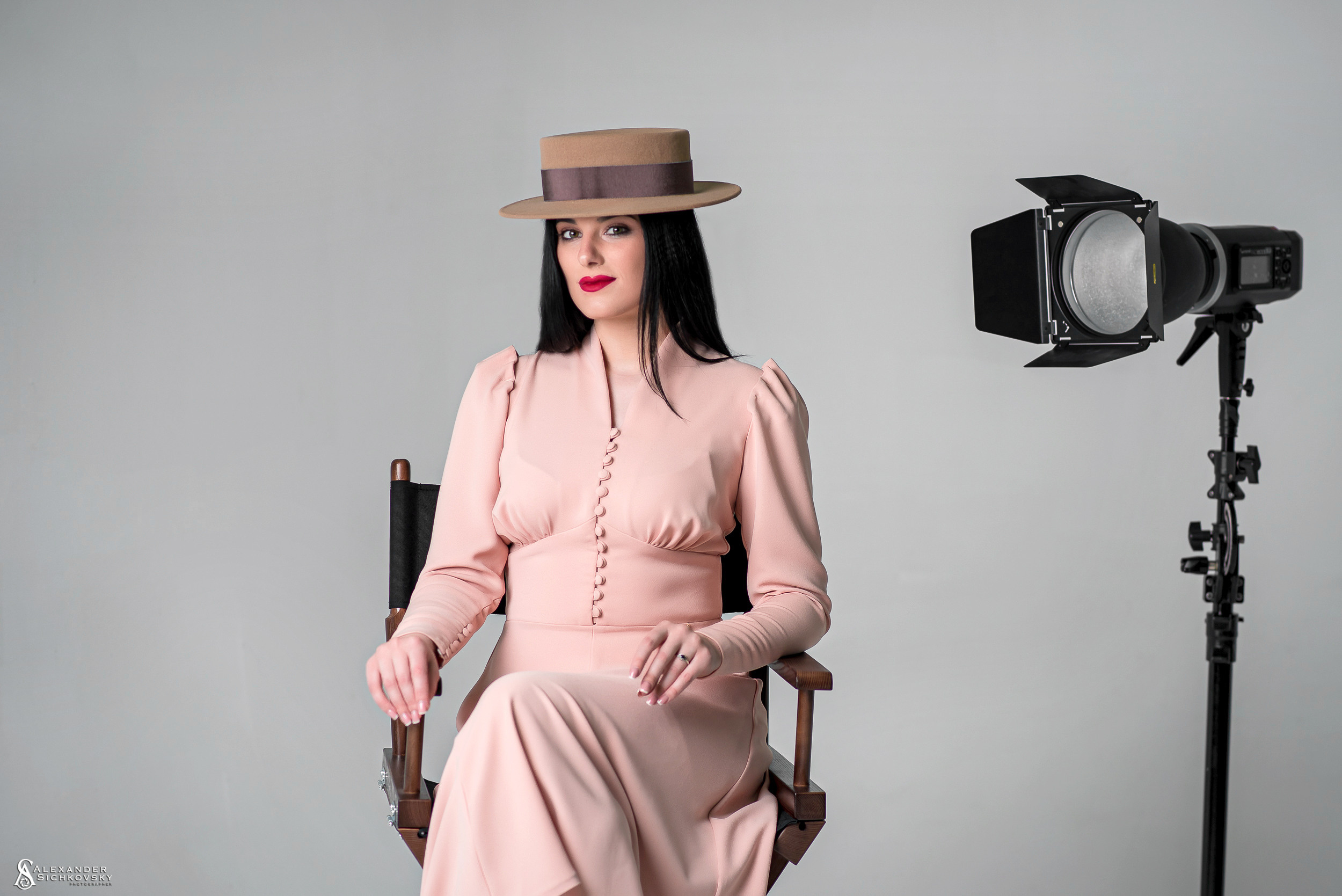 Бізнес портрет Чернівці, ділова портретна зйомка,. Предметний фотограф Чернівці для інтернет магазину, сайту, каталогу, контент для бізнесу