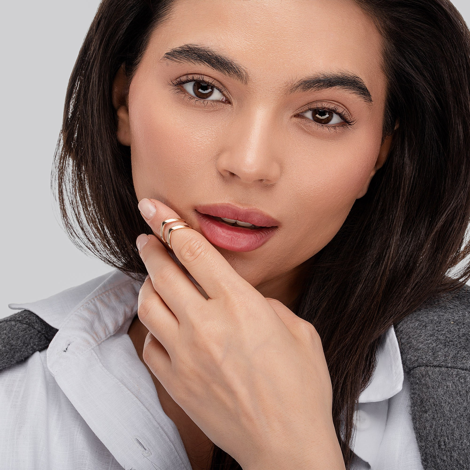 Фото ювелірних прикрас Чернівці, Україна, фотограф ювелірних виробів. Предметний фотограф Чернівці для інтернет магазину, сайту, каталогу, контент для бізнесу