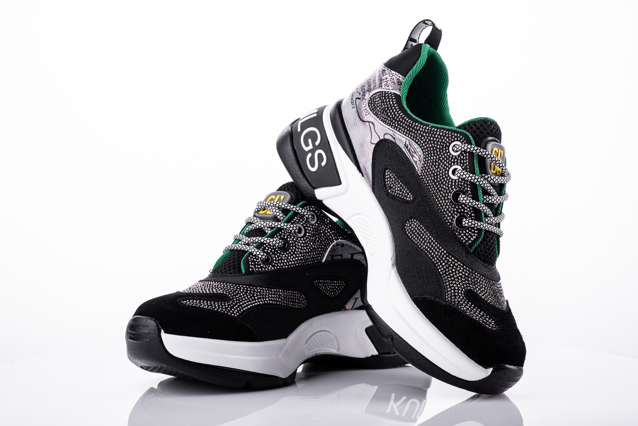 Предметна та каталожна фотографія. Предметний фотограф Чернівці для інтернет магазину, сайту, каталогу, контент для бізнесу