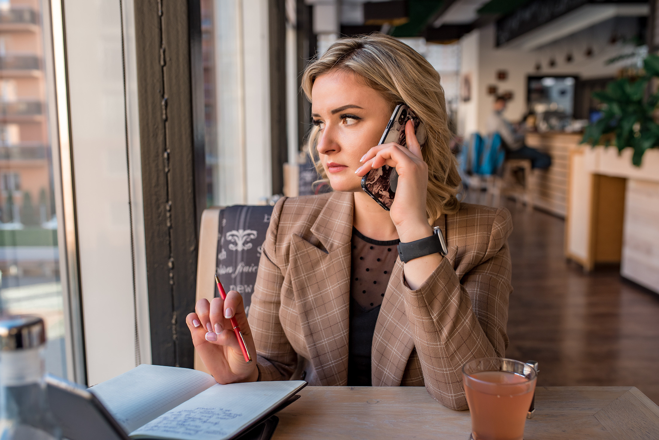 Індивідуальні зйомки та репортаж подій. Предметний фотограф Чернівці для інтернет магазину, сайту, каталогу, контент для бізнесу